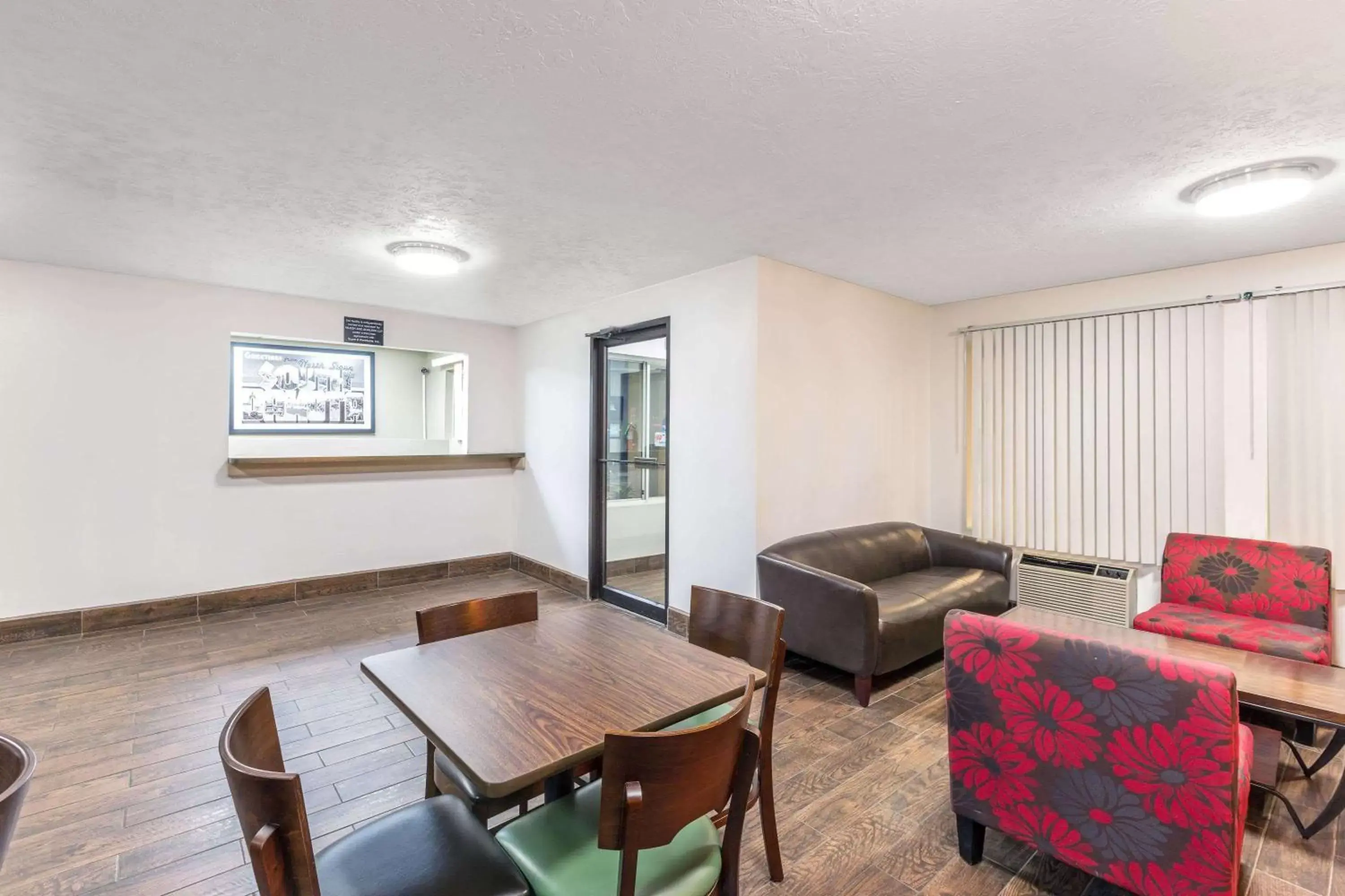 Lobby or reception in Super 8 by Wyndham North Sioux City