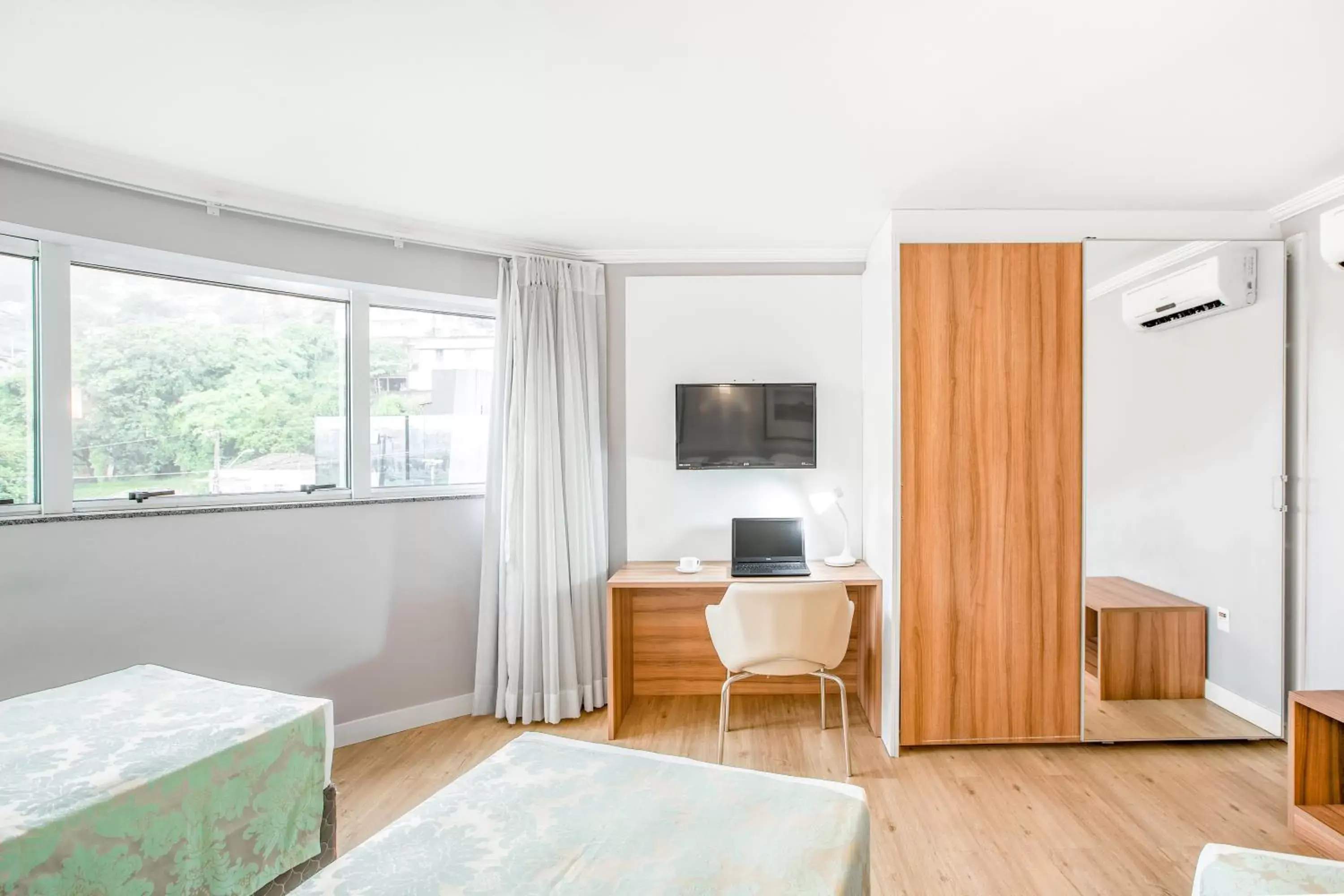 Photo of the whole room, Bed in Iate Hotel Centro Florianópolis Photo of the whole room, Bed in Iate Hotel Centro Florianópolis