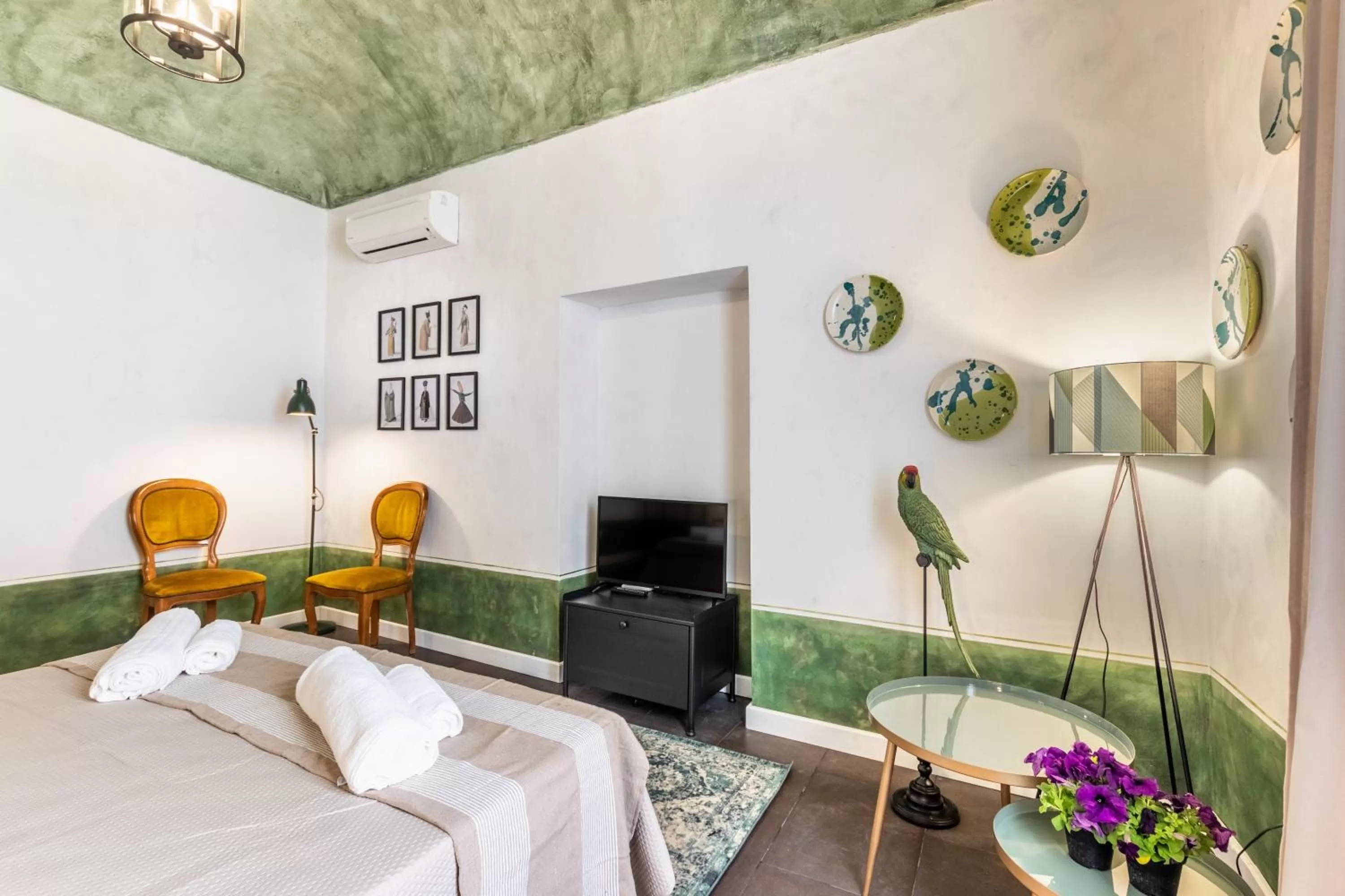 Bed, TV/Entertainment Center in B&B Al Vicolo II