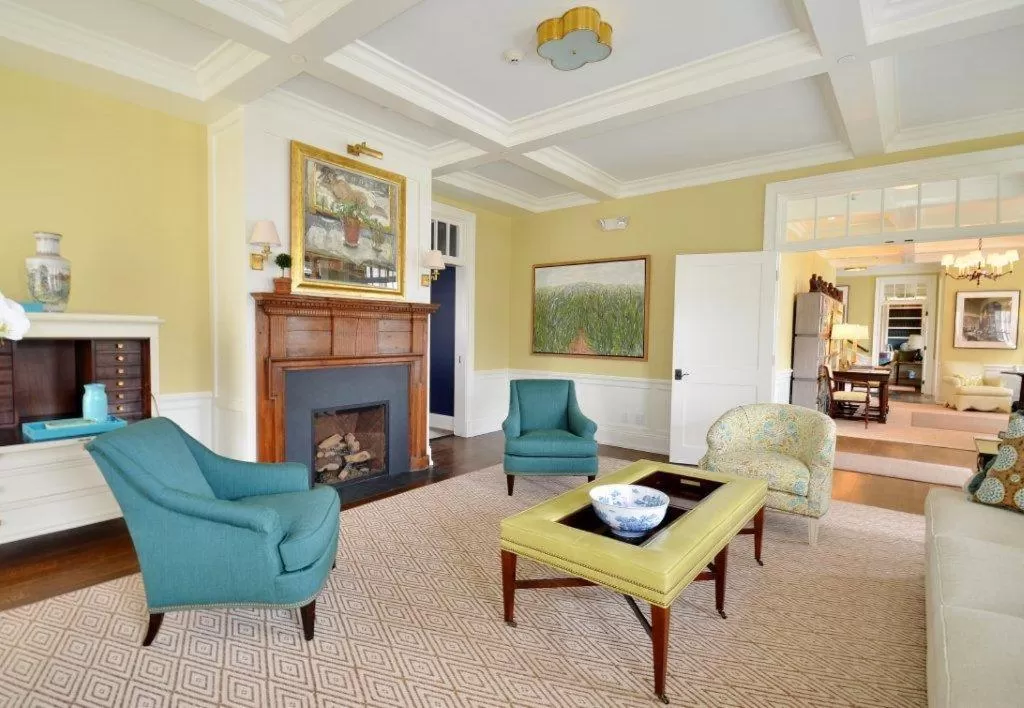 Communal lounge/ TV room, Seating Area in The Quogue Club