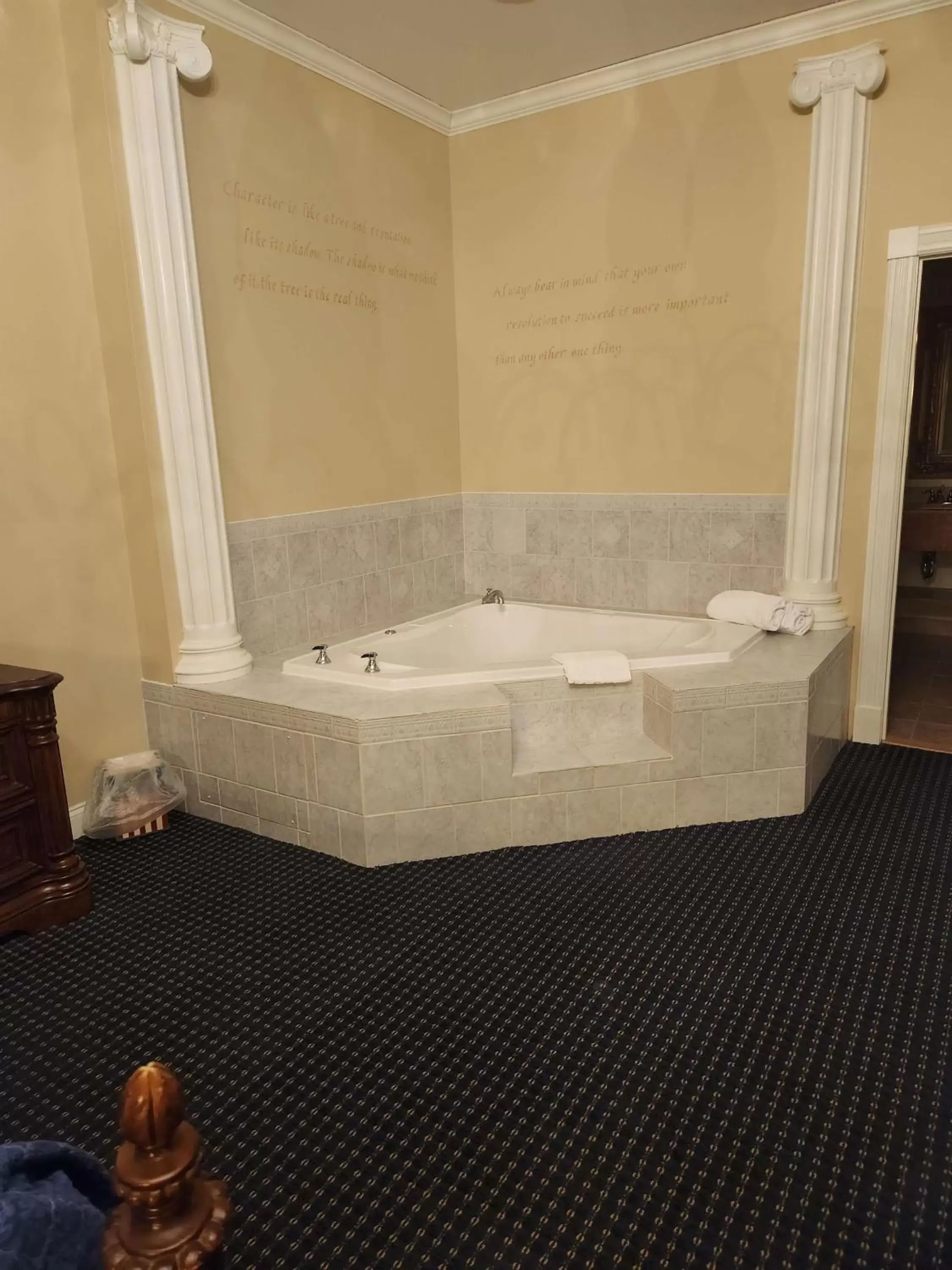 Bathroom in Best Western White House Inn