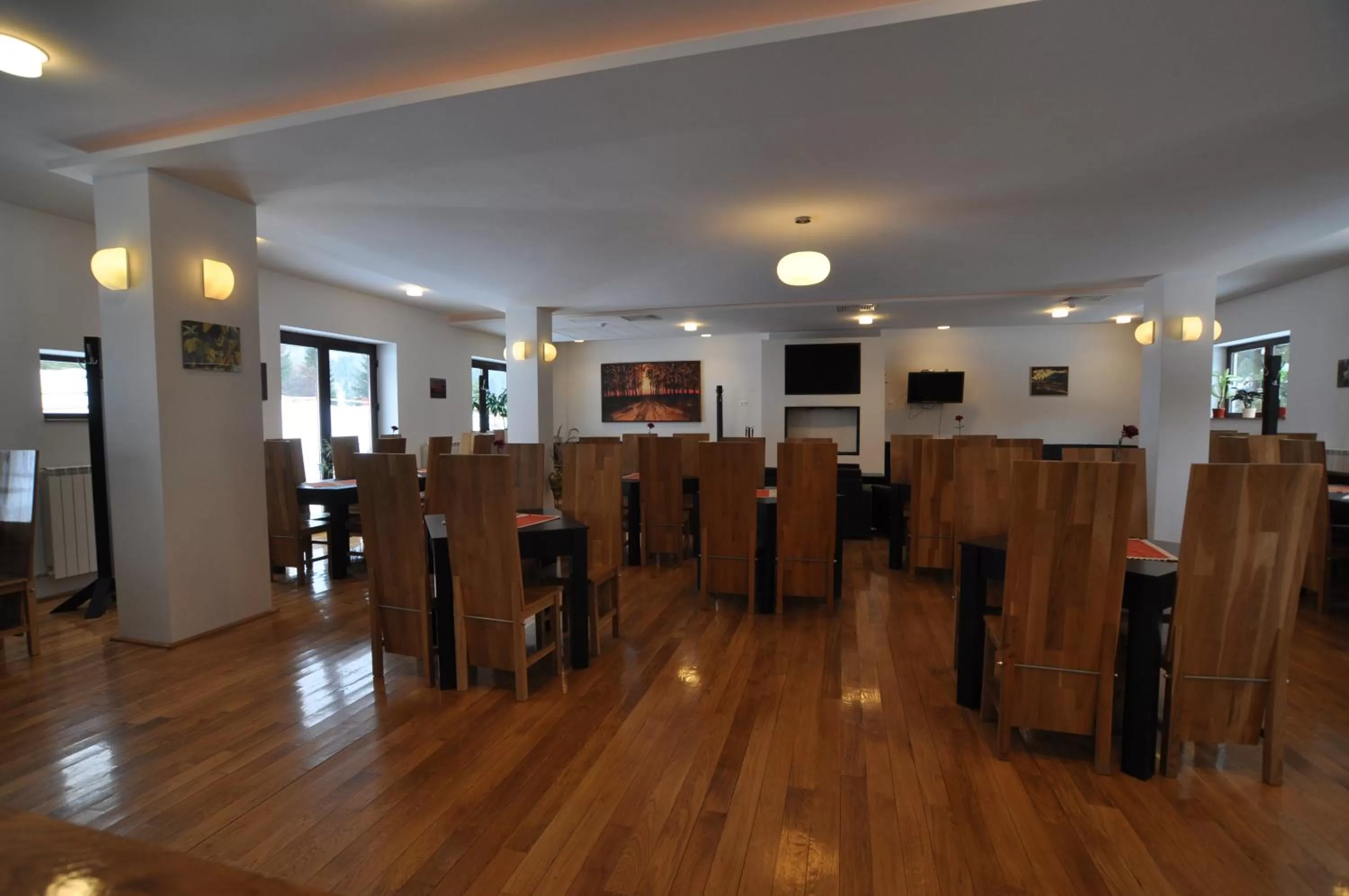 Restaurant/places to eat in Mountain-Rest Pension