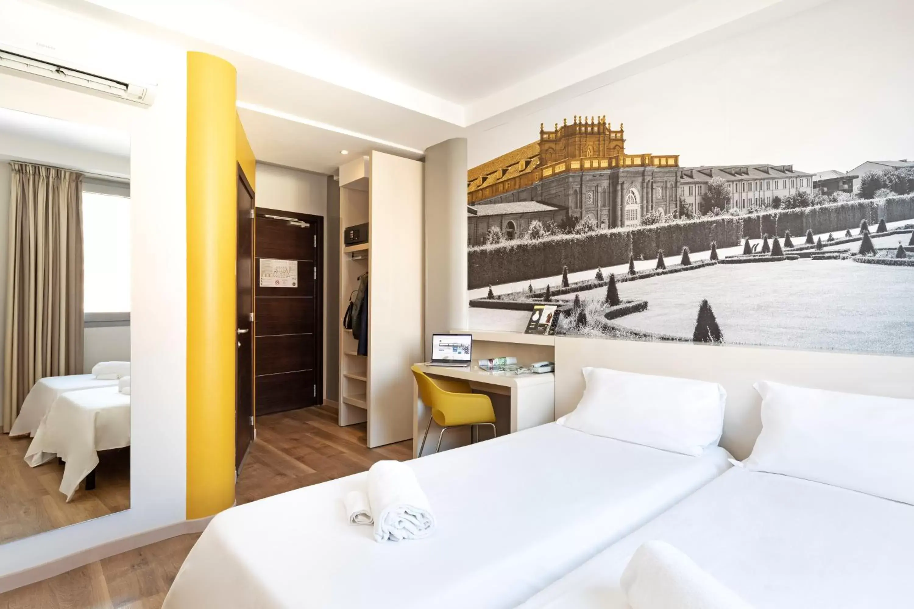 Bedroom, Bed in B&B Hotel Torino