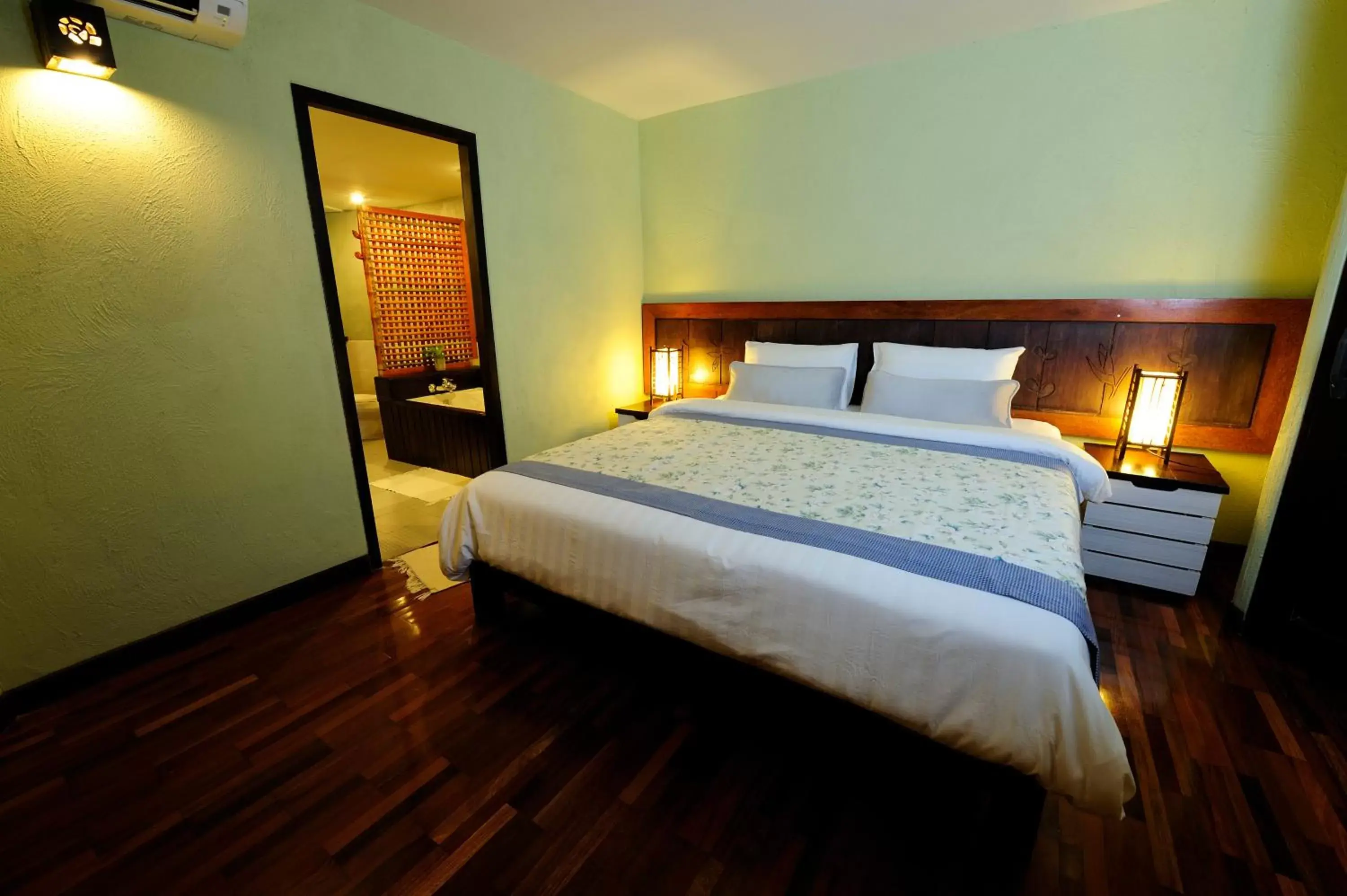 Bed in Vacation Village Phra Nang Inn - SHA Extra Plus