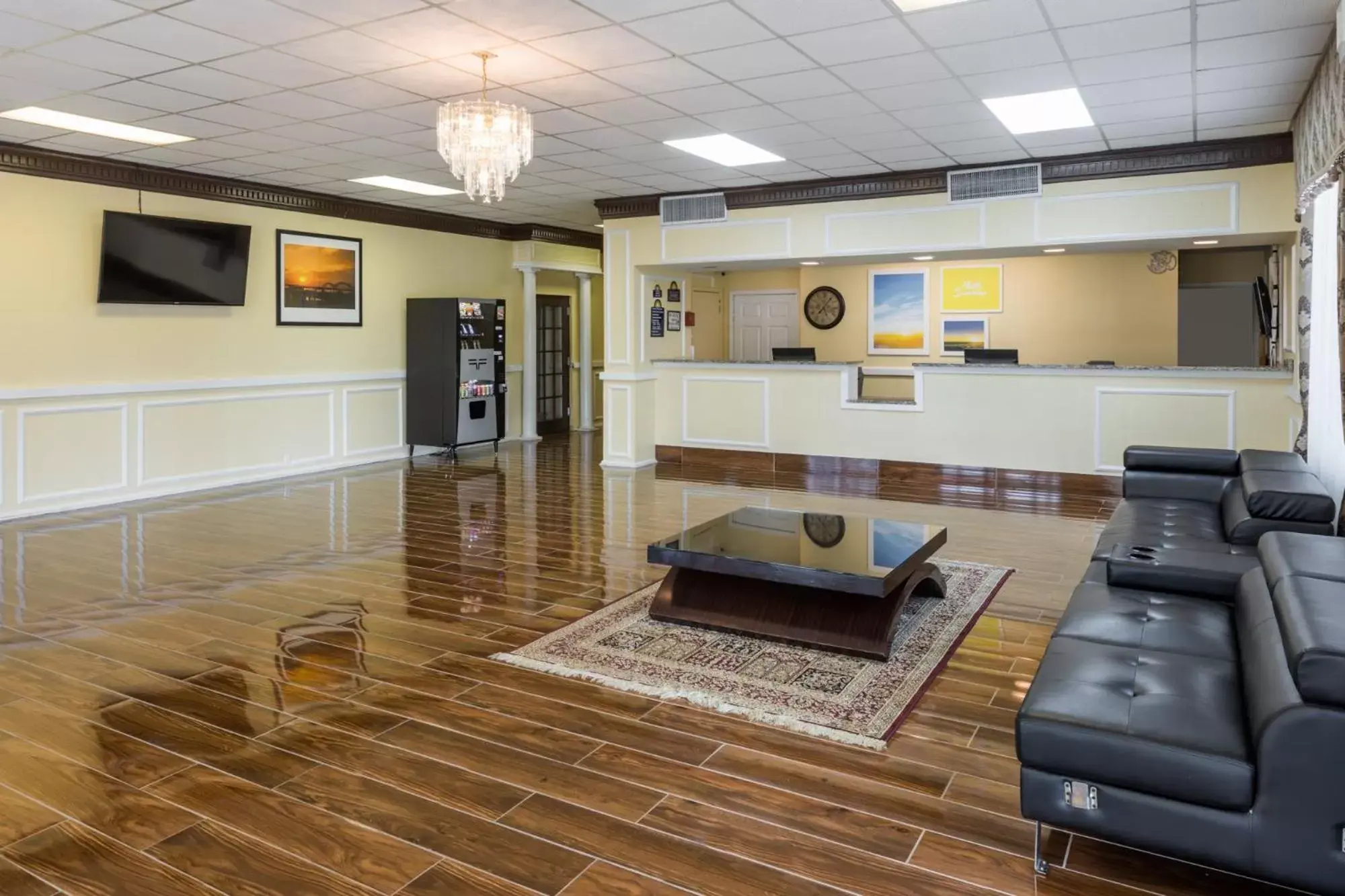 Lobby/Reception in Days Inn by Wyndham Madison