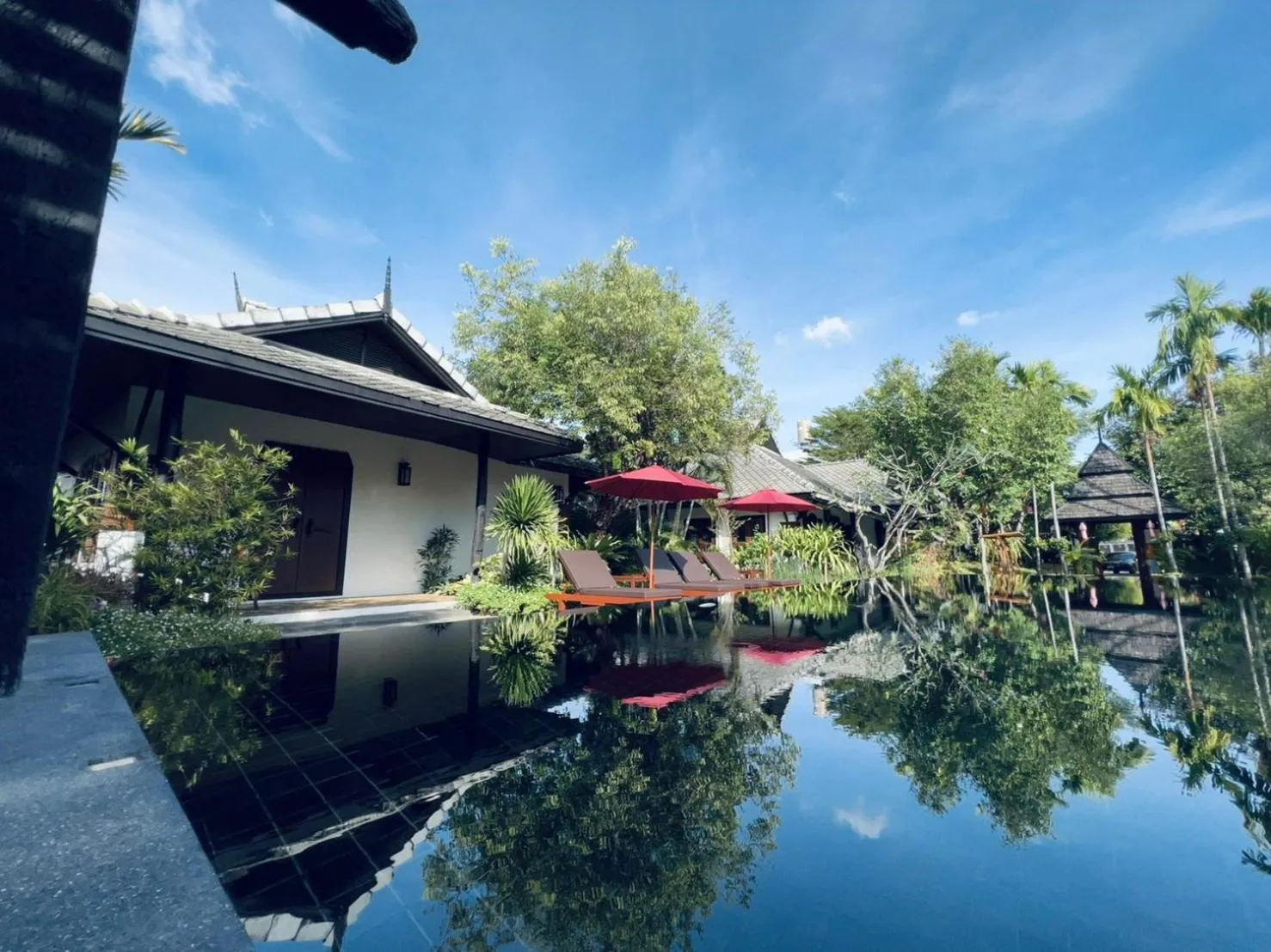 Swimming pool in Na Mantra Resort