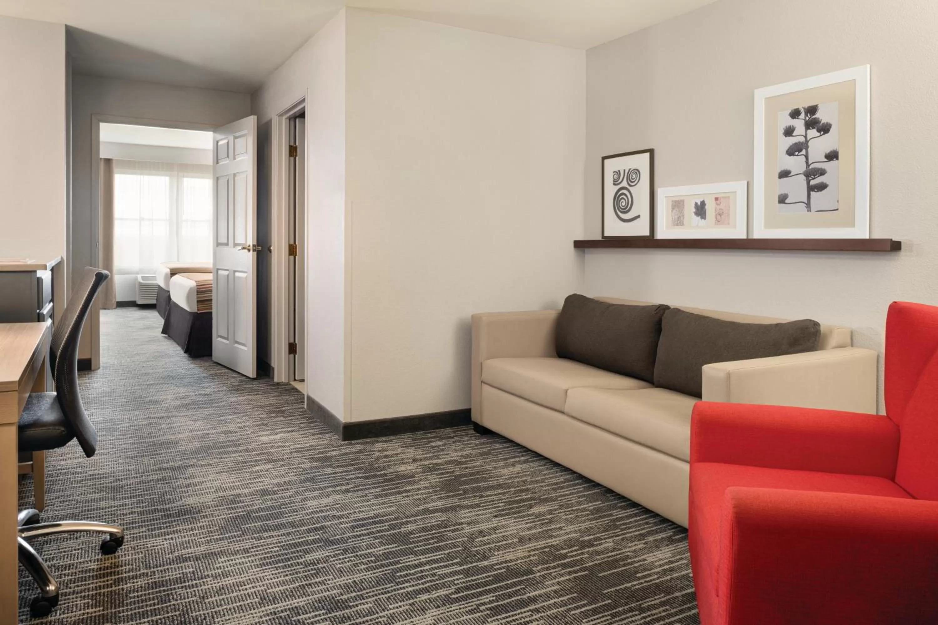 Seating area in Country Inn & Suites by Radisson, Galena, IL