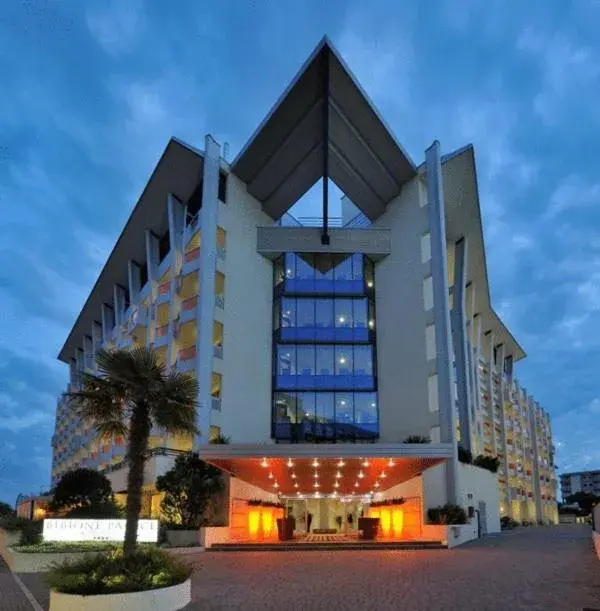 Facade/entrance, Property Building in Bibione Palace Spa Hotel