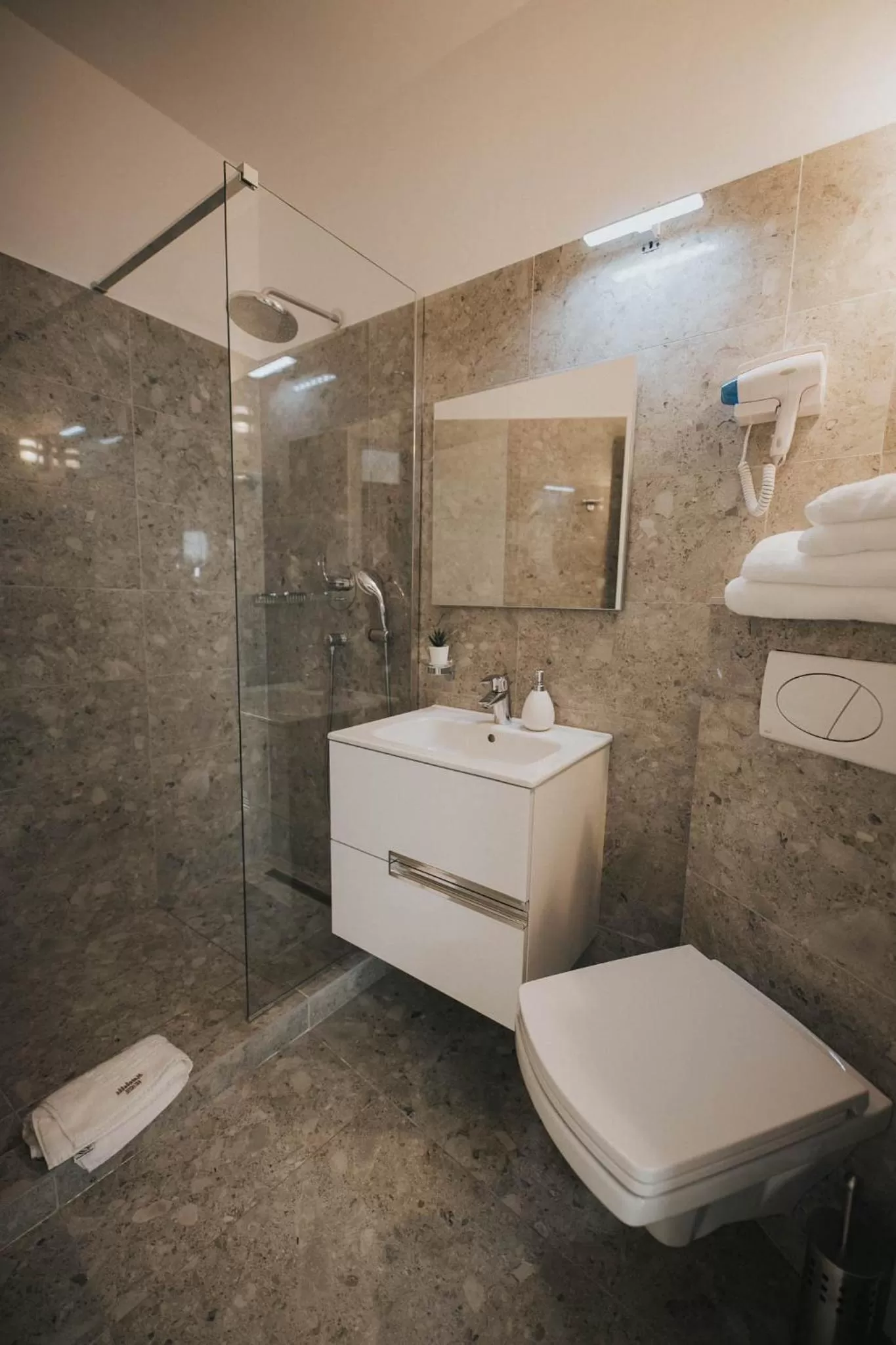 Bathroom in Hotel Marabella