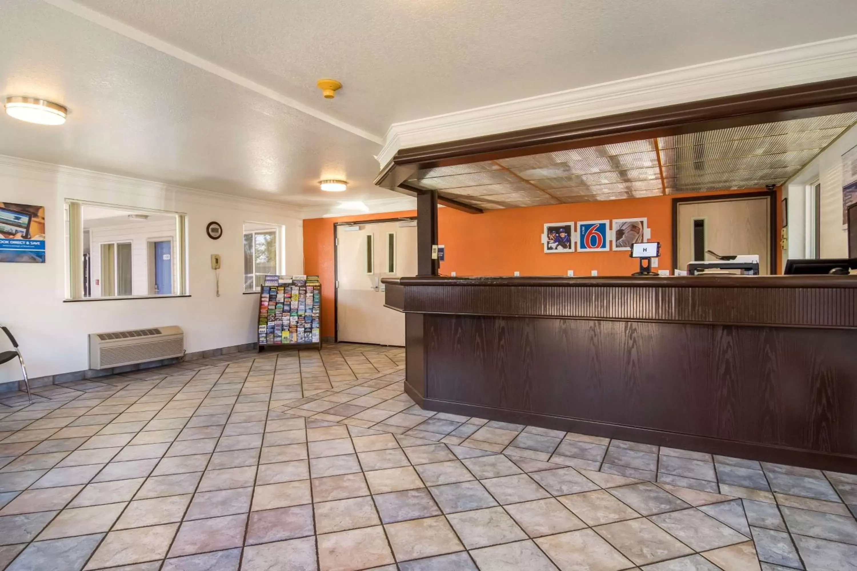 Property logo or sign in Motel 6 Portland Mall - 205 Property logo or sign in Motel 6 Portland Mall - 205