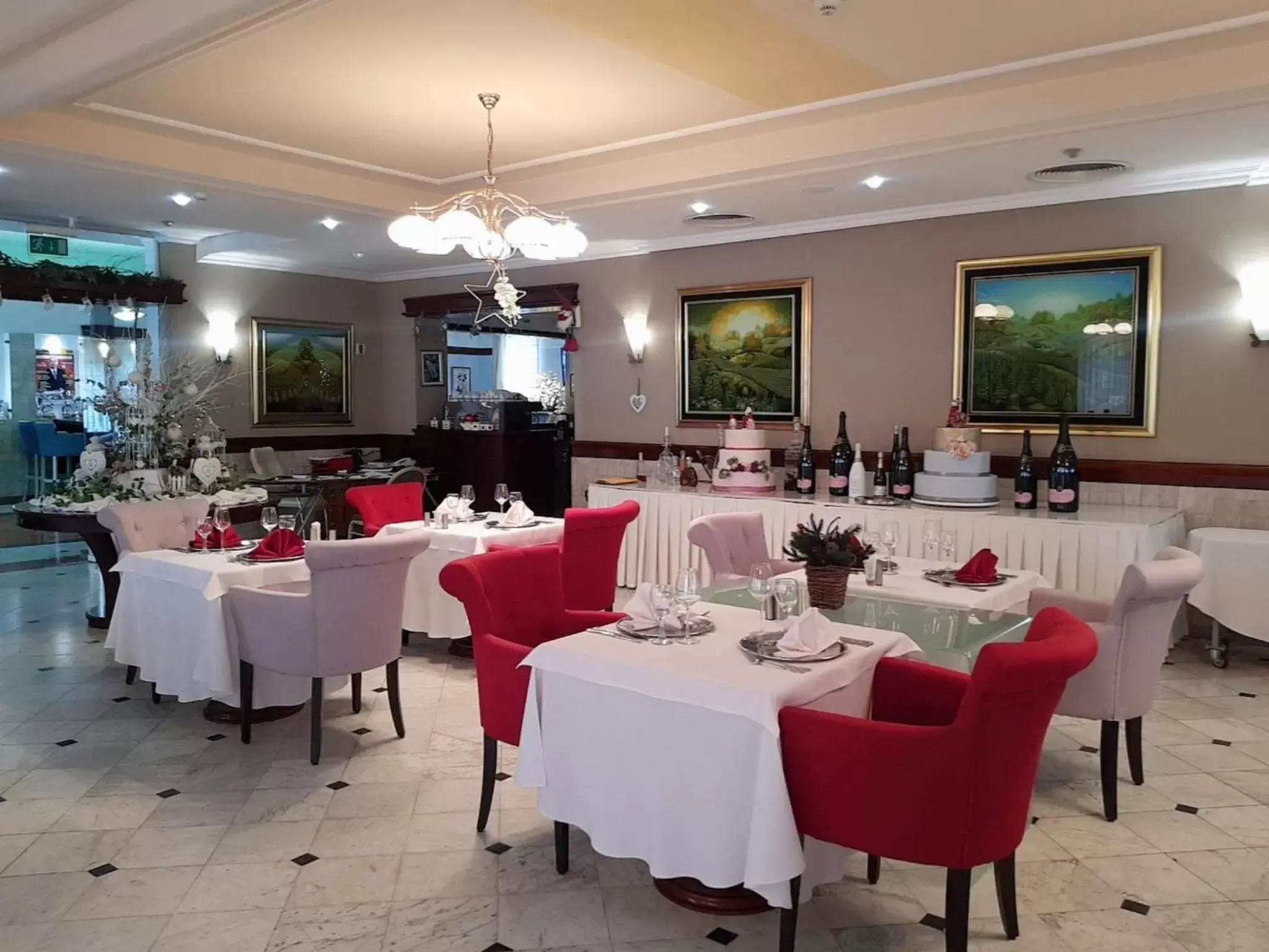 Restaurant/places to eat in Hotel Phoenix Restaurant/places to eat in Hotel Phoenix