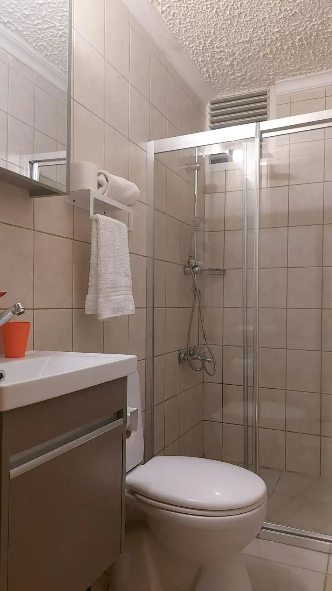 Bathroom in Beyaz Melek Hotel