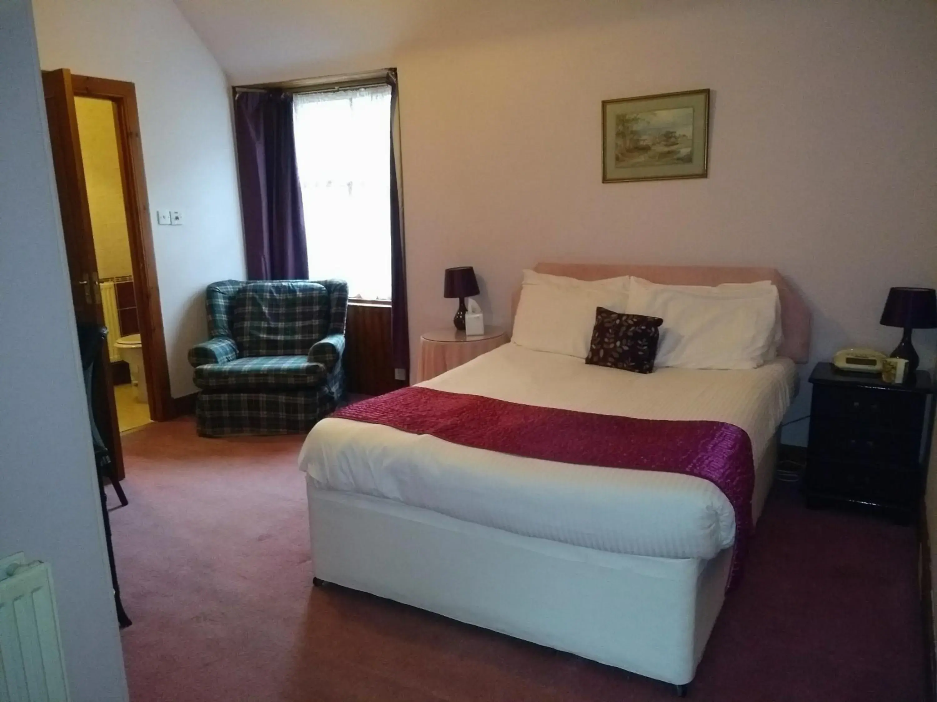 Bedroom, Bed in Mansfield Castle Hotel