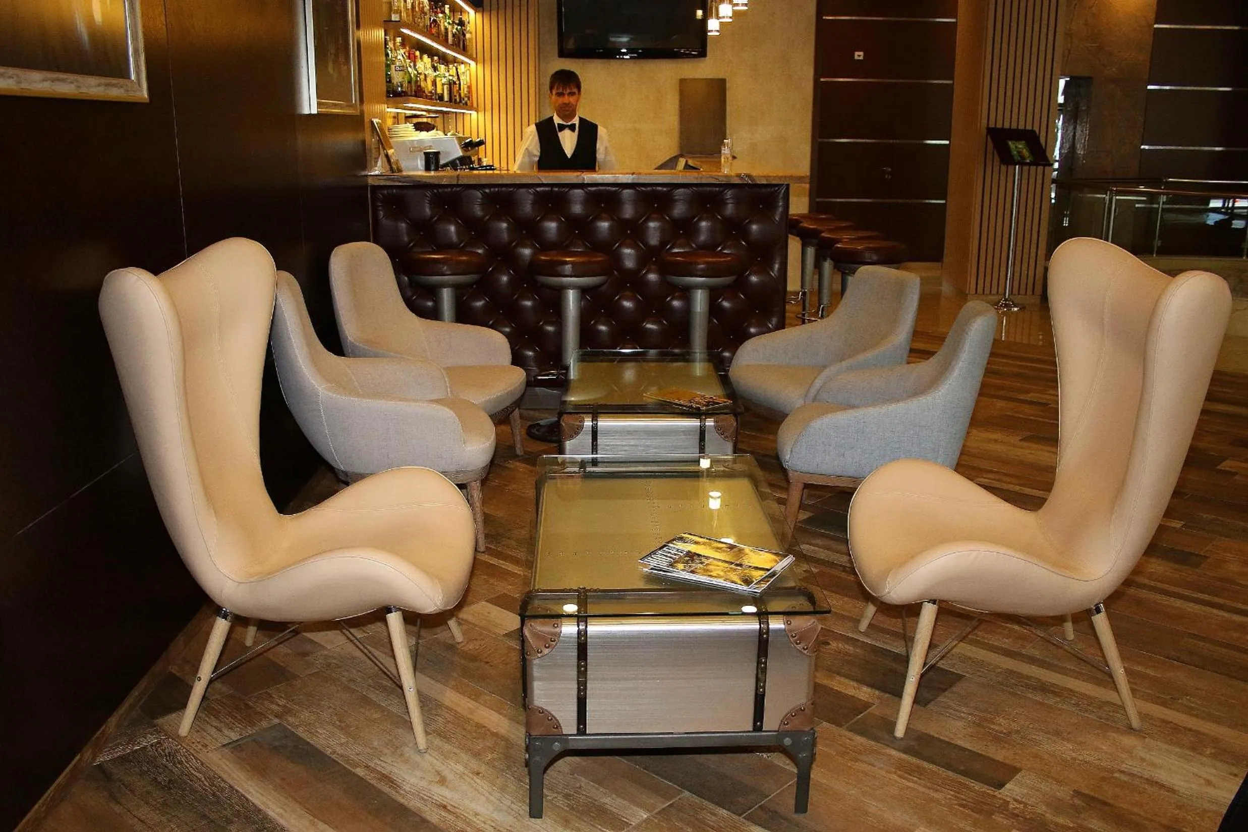 Communal lounge/ TV room in Hotel Golden Tulip Varna