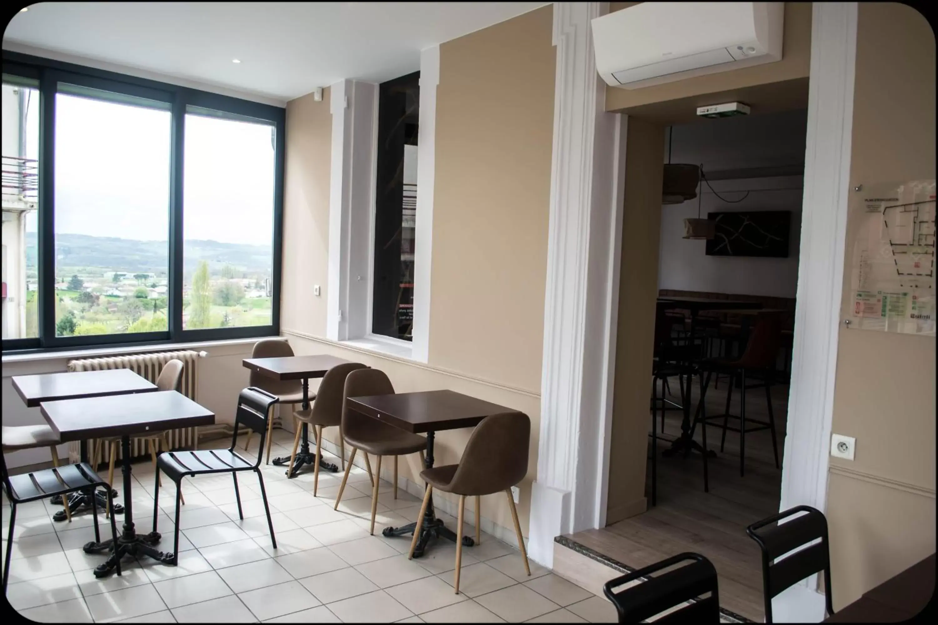 Restaurant/places to eat in Logis Hôtel La Bastide des Oliviers