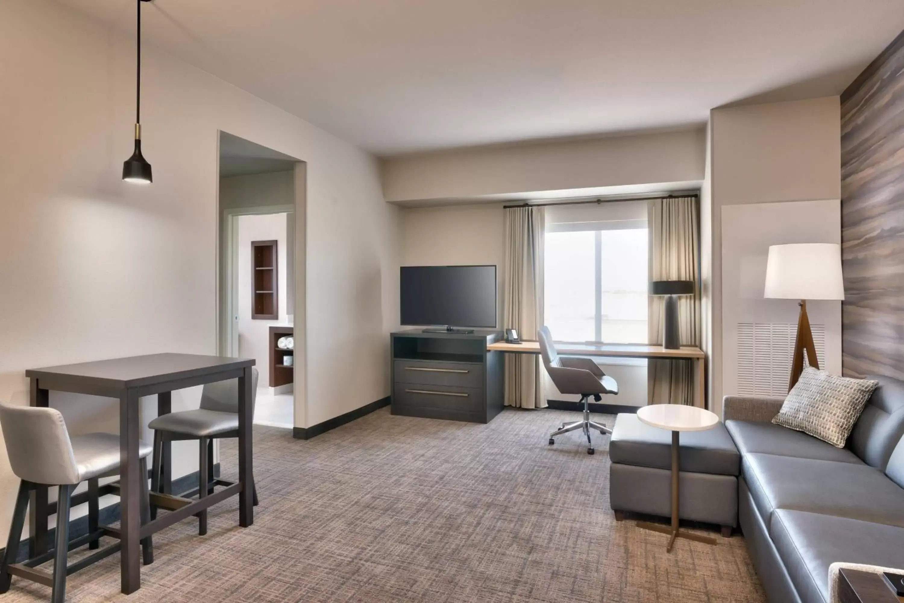 Bedroom, TV/Entertainment Center in Residence Inn by Marriott Phoenix West/Avondale