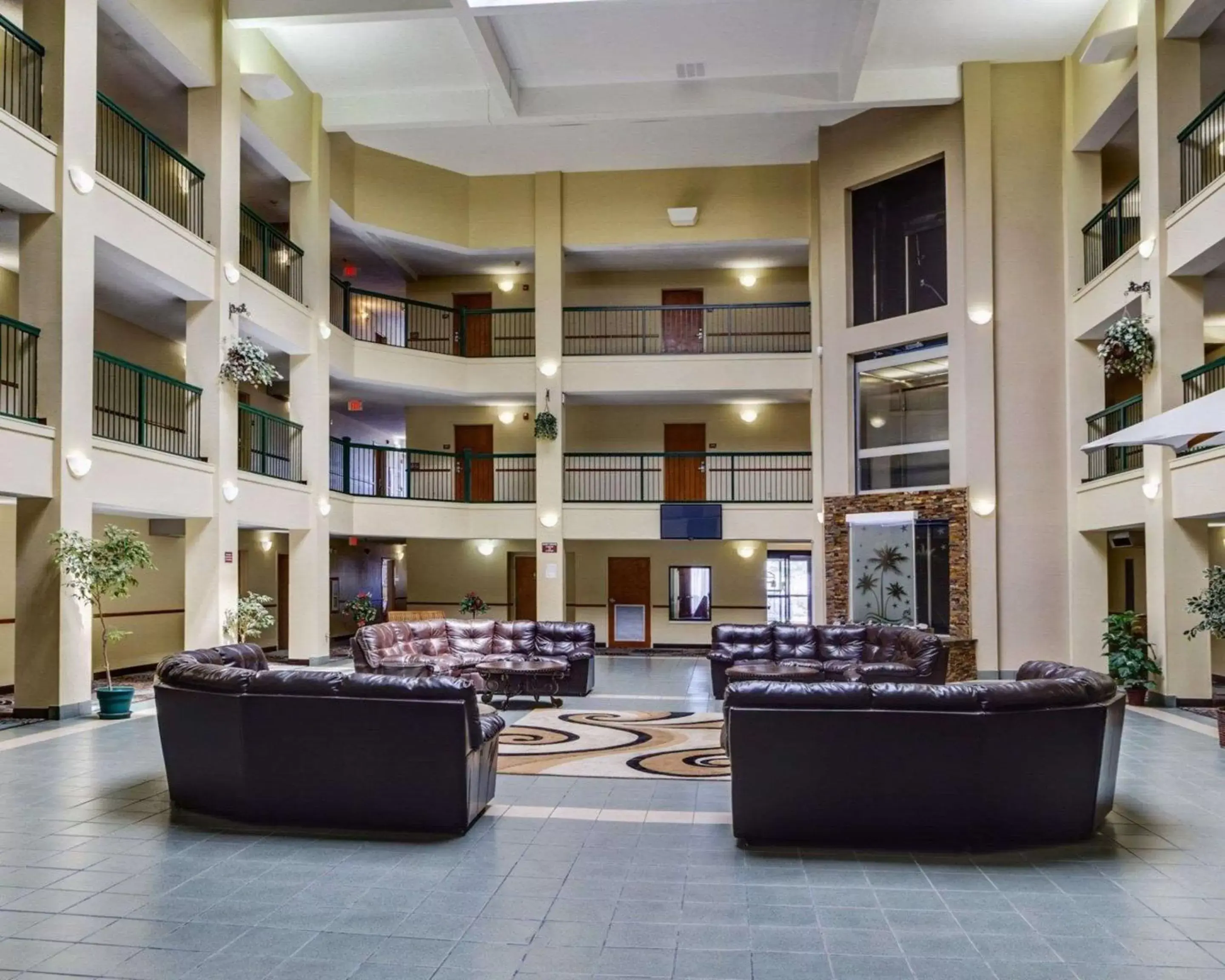 Lobby or reception in Quality Suites Baton Rouge East - Denham Springs