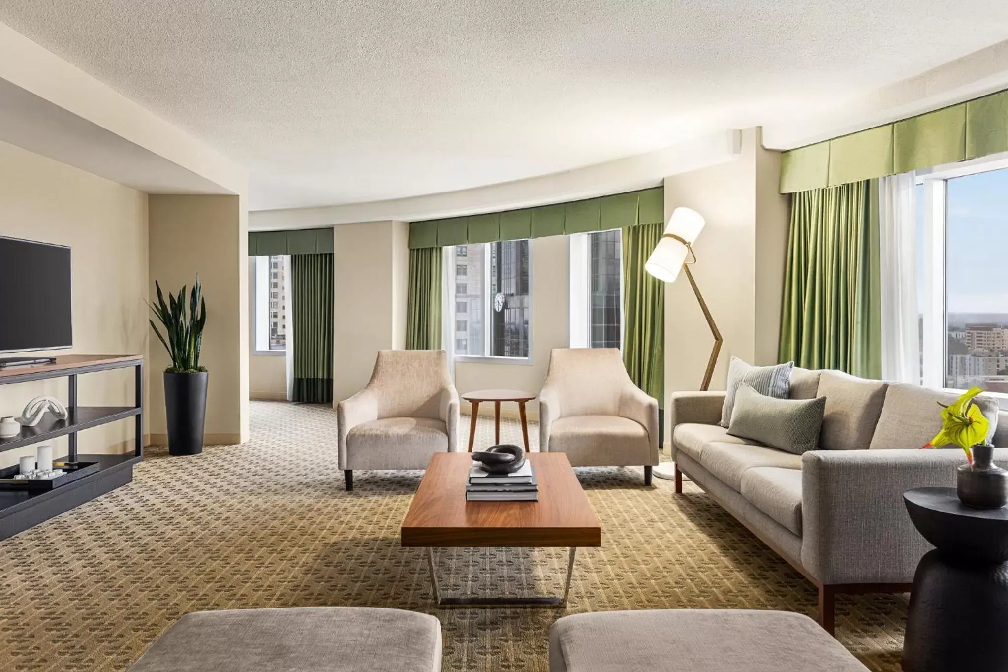 Photo of the whole room, Seating Area in Crowne Plaza Cleveland at Playhouse Square, an IHG Hotel