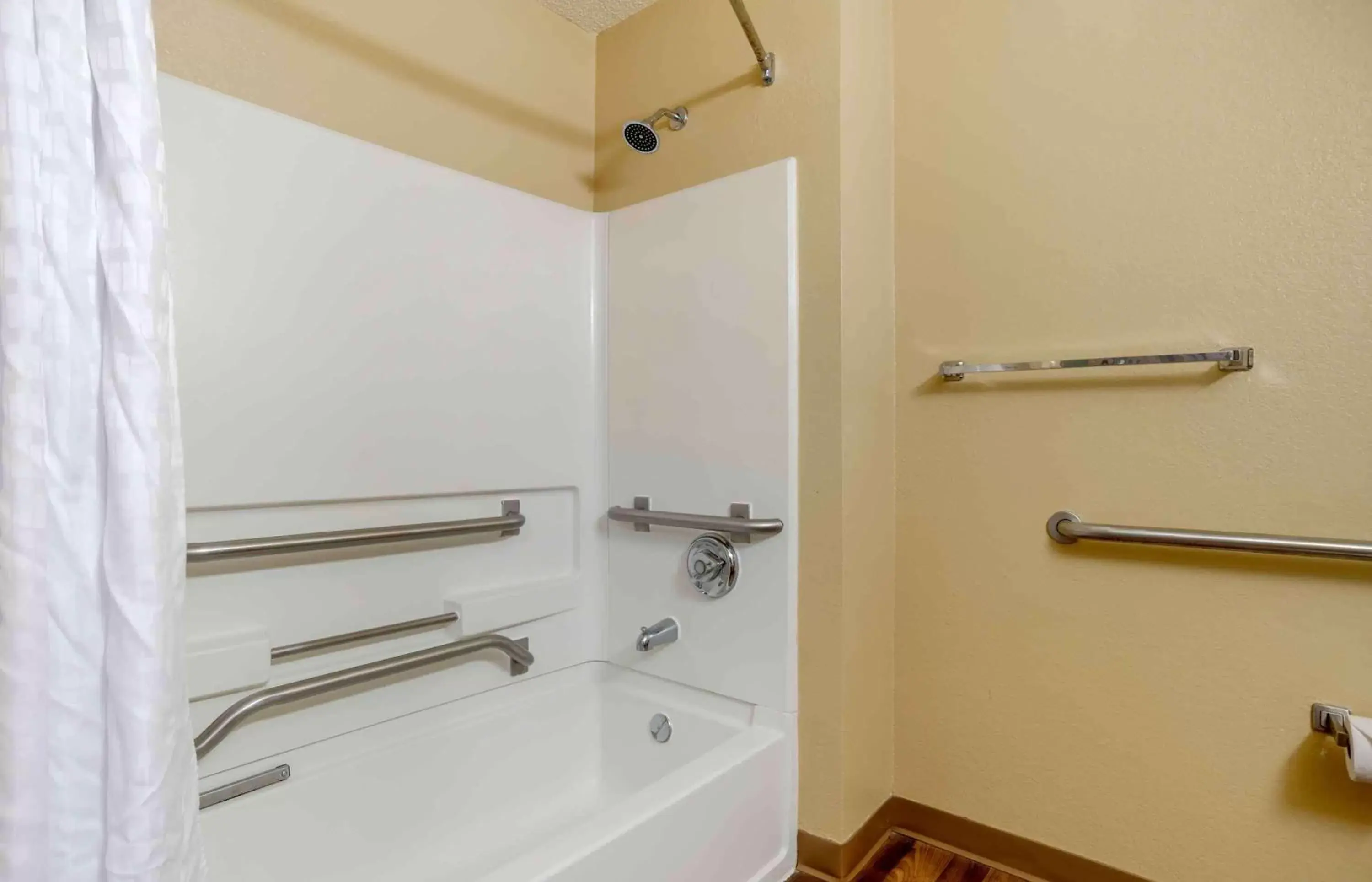 Bathroom in Extended Stay America Suites - Destin - US 98 - Emerald Coast Pkwy