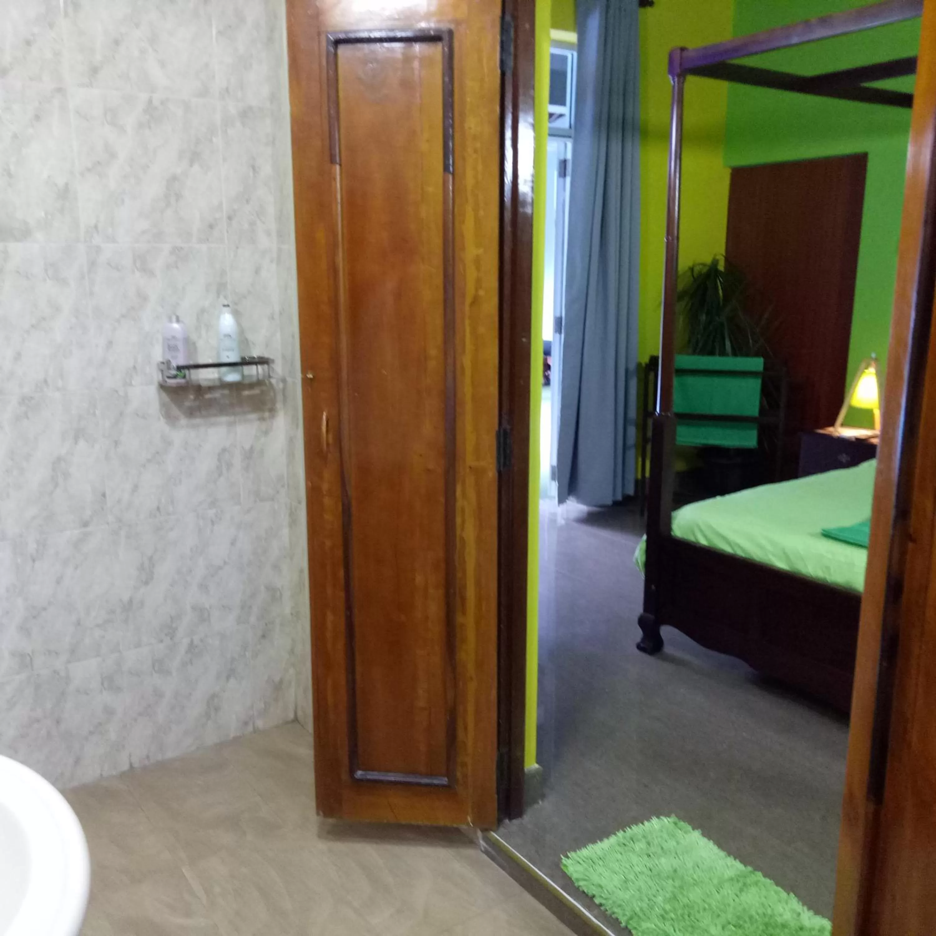 Bathroom, Bed in Palms Villa