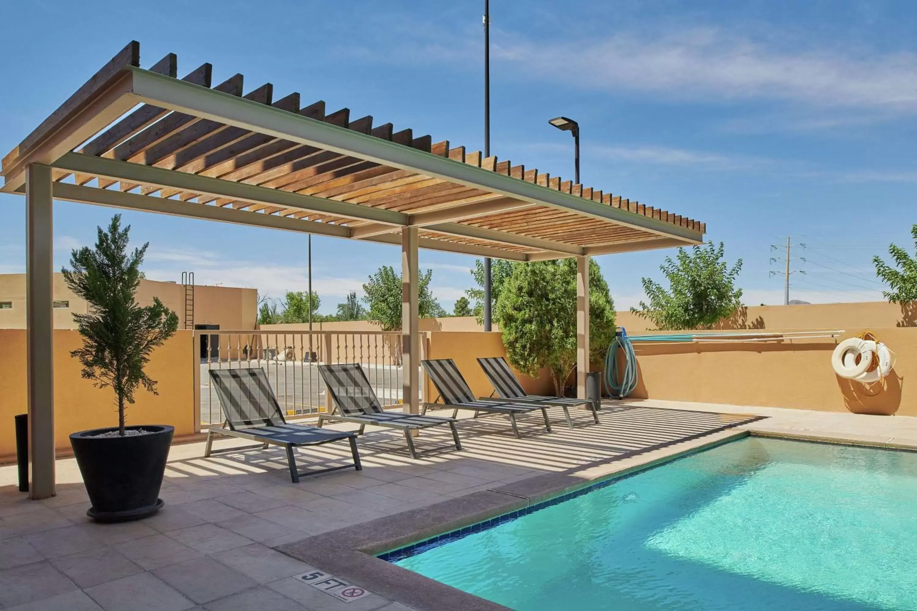 Pool view, Swimming Pool in Hampton Inn Ciudad Juarez