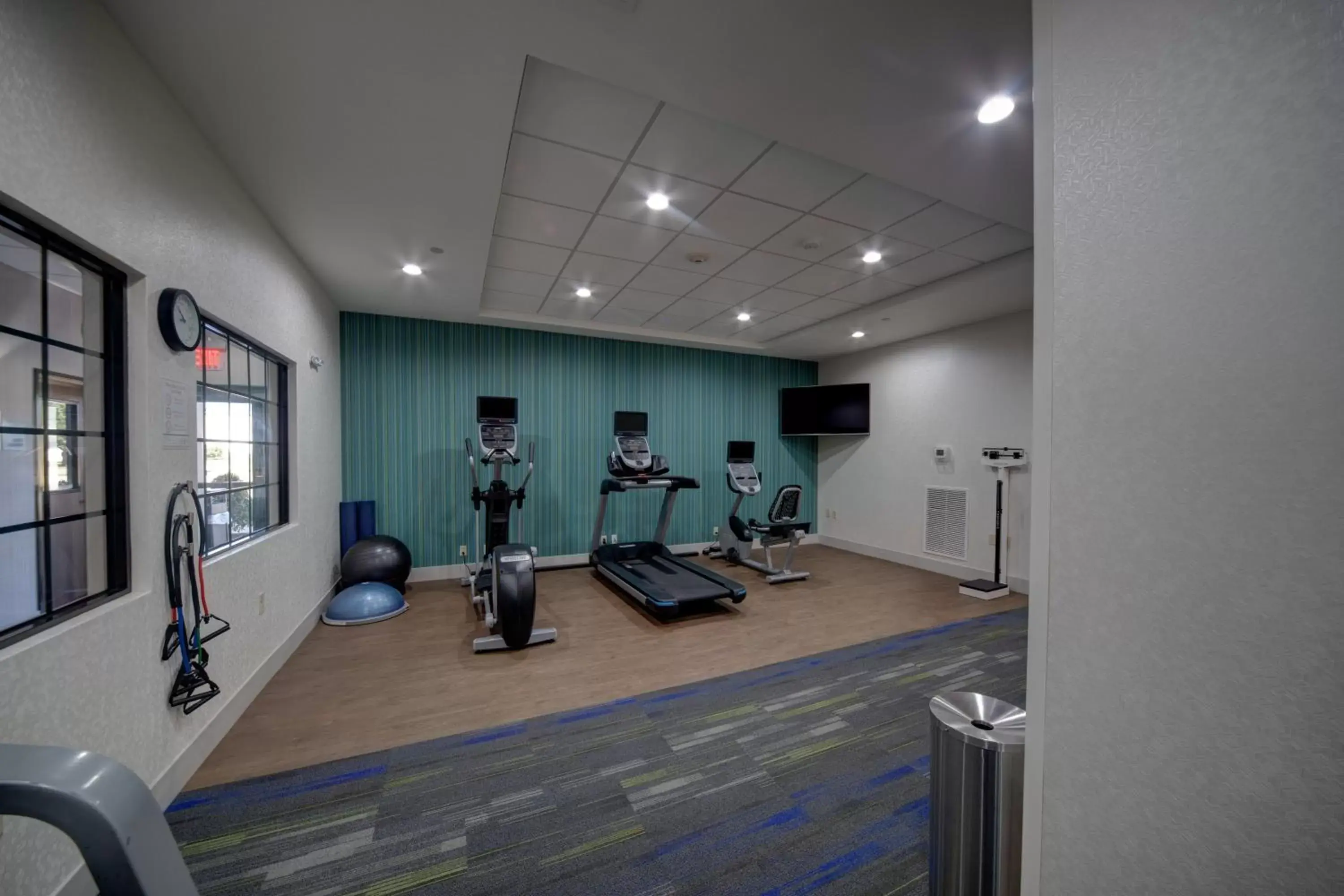 Fitness centre/facilities, Fitness Center/Facilities in Holiday Inn Express Hotel & Suites Oklahoma City-West Yukon, an IHG Hotel
