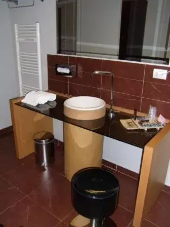 Bathroom in Admiral Park Hotel