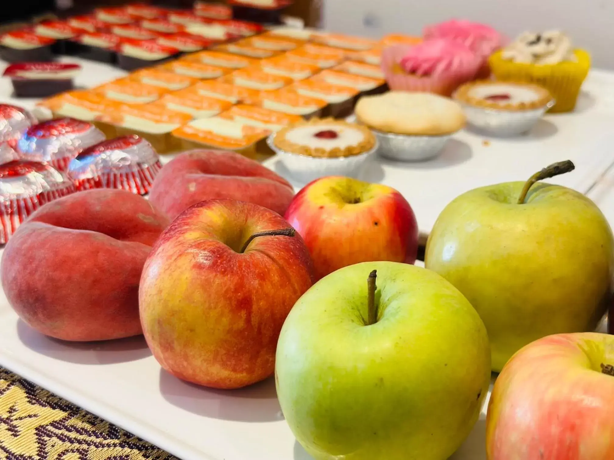 Breakfast in Acorn Lodge Hotel Gatwick & Parking Breakfast in Acorn Lodge Hotel Gatwick & Parking