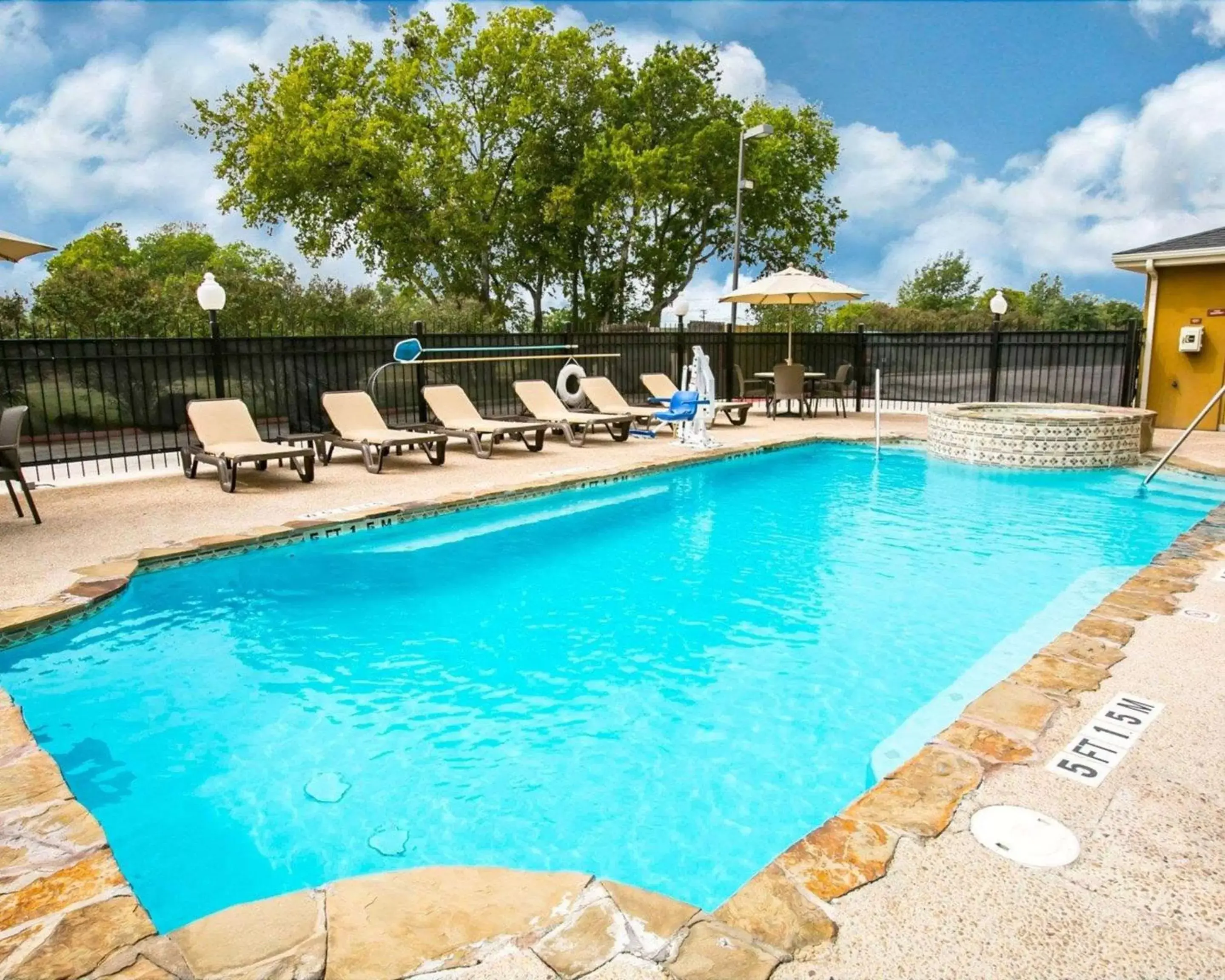 On site, Swimming Pool in Sleep Inn & Suites New Braunfels