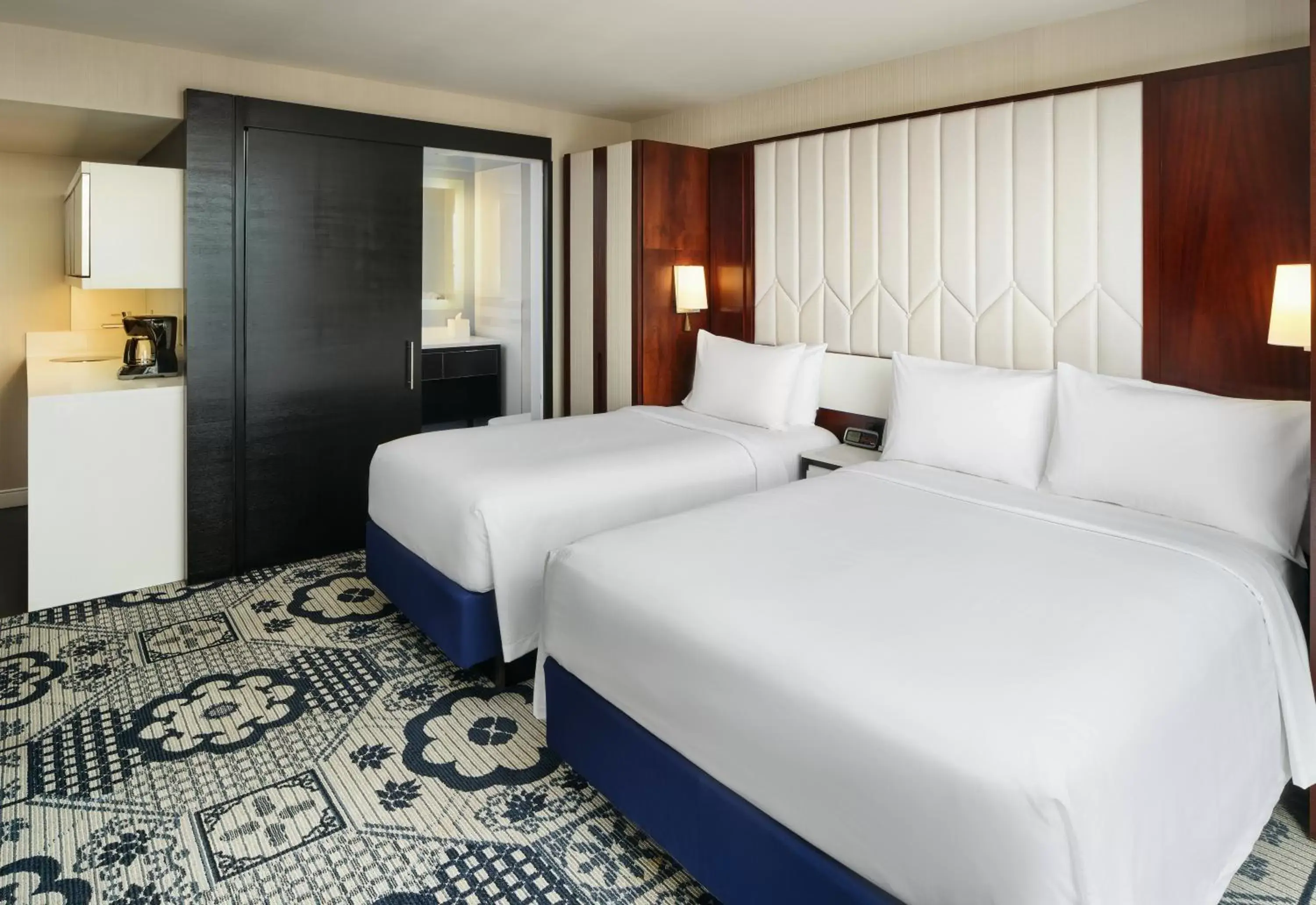Bed in Residence Inn by Marriott New York Manhattan/Central Park
