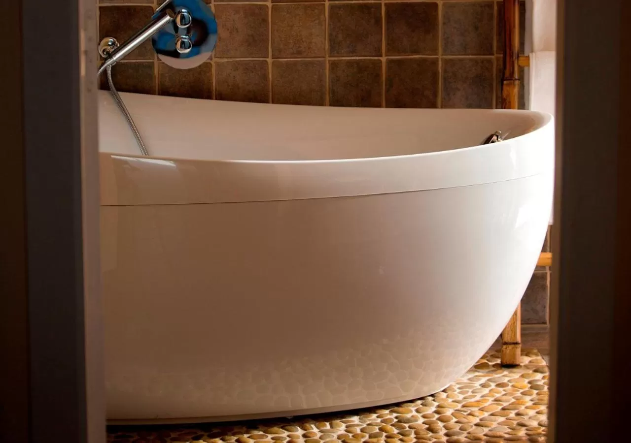 Bathroom in Hôtel Les Frères Ibarboure