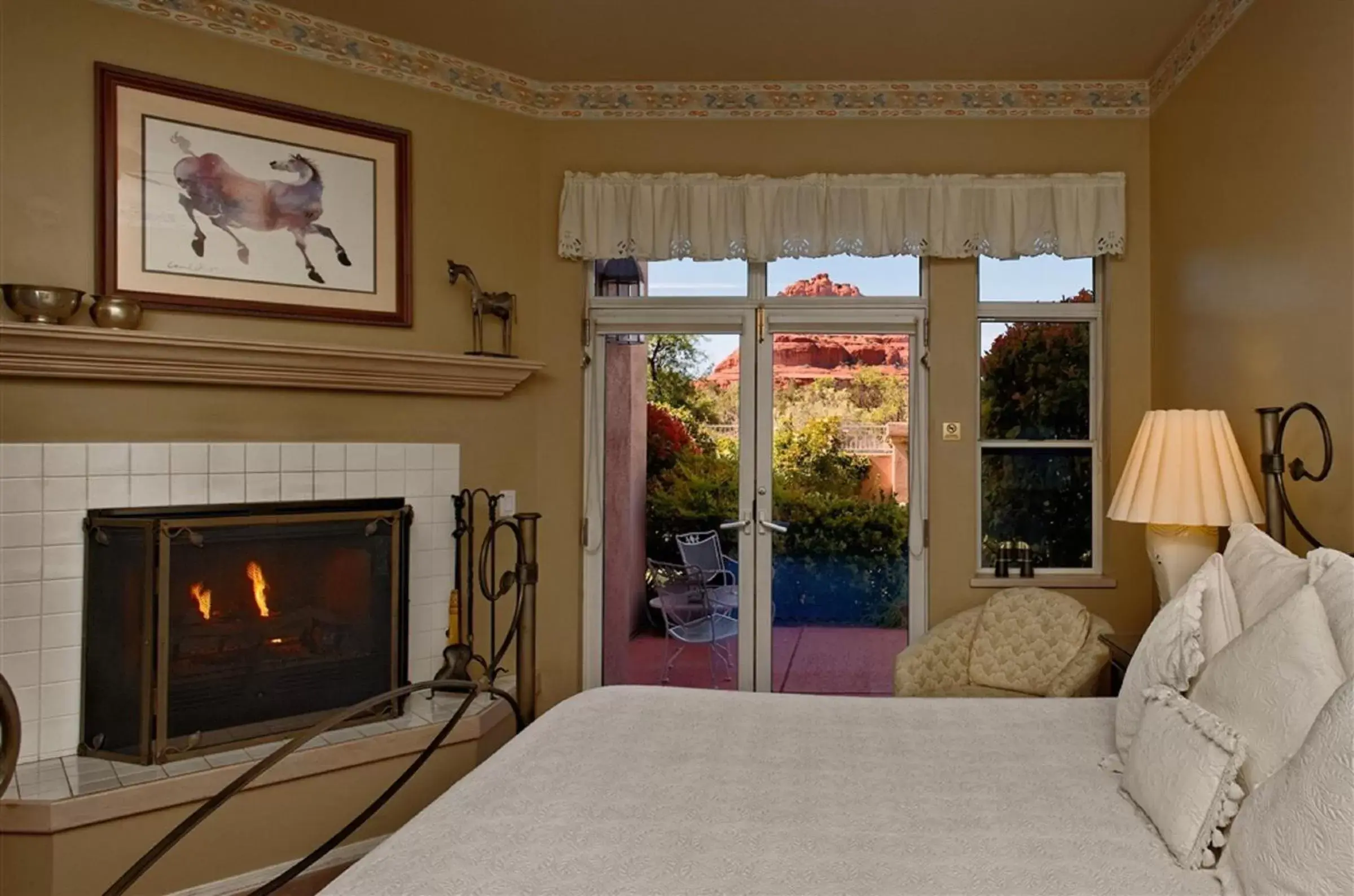 King Room - Mariposa in Canyon Villa Bed & Breakfast Inn of Sedona