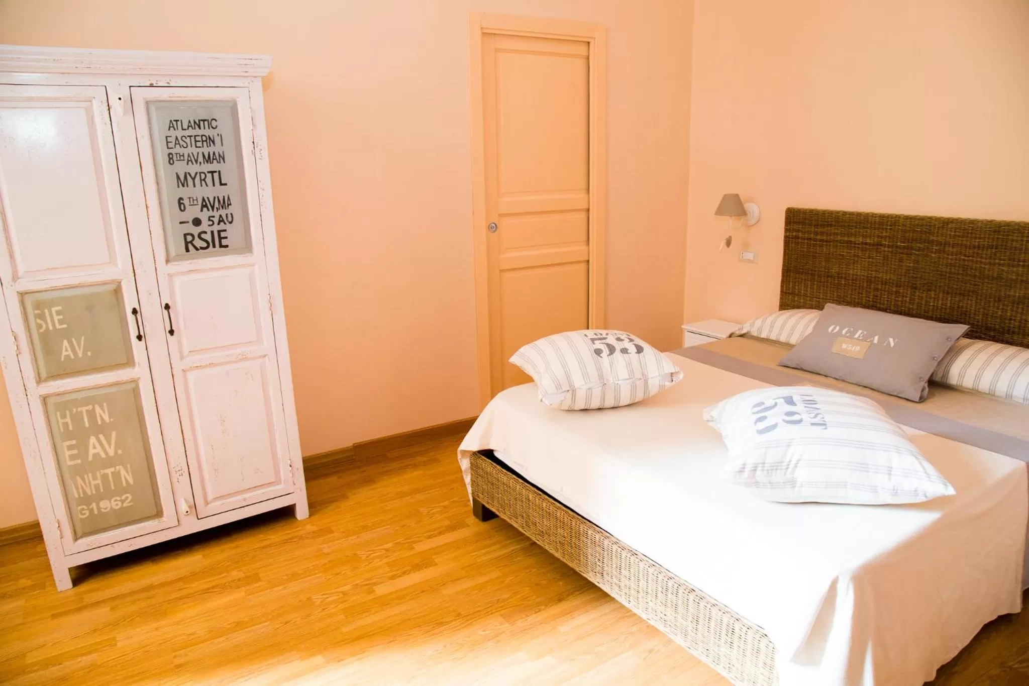 Photo of the whole room, Bed in I Racconti di Partenope