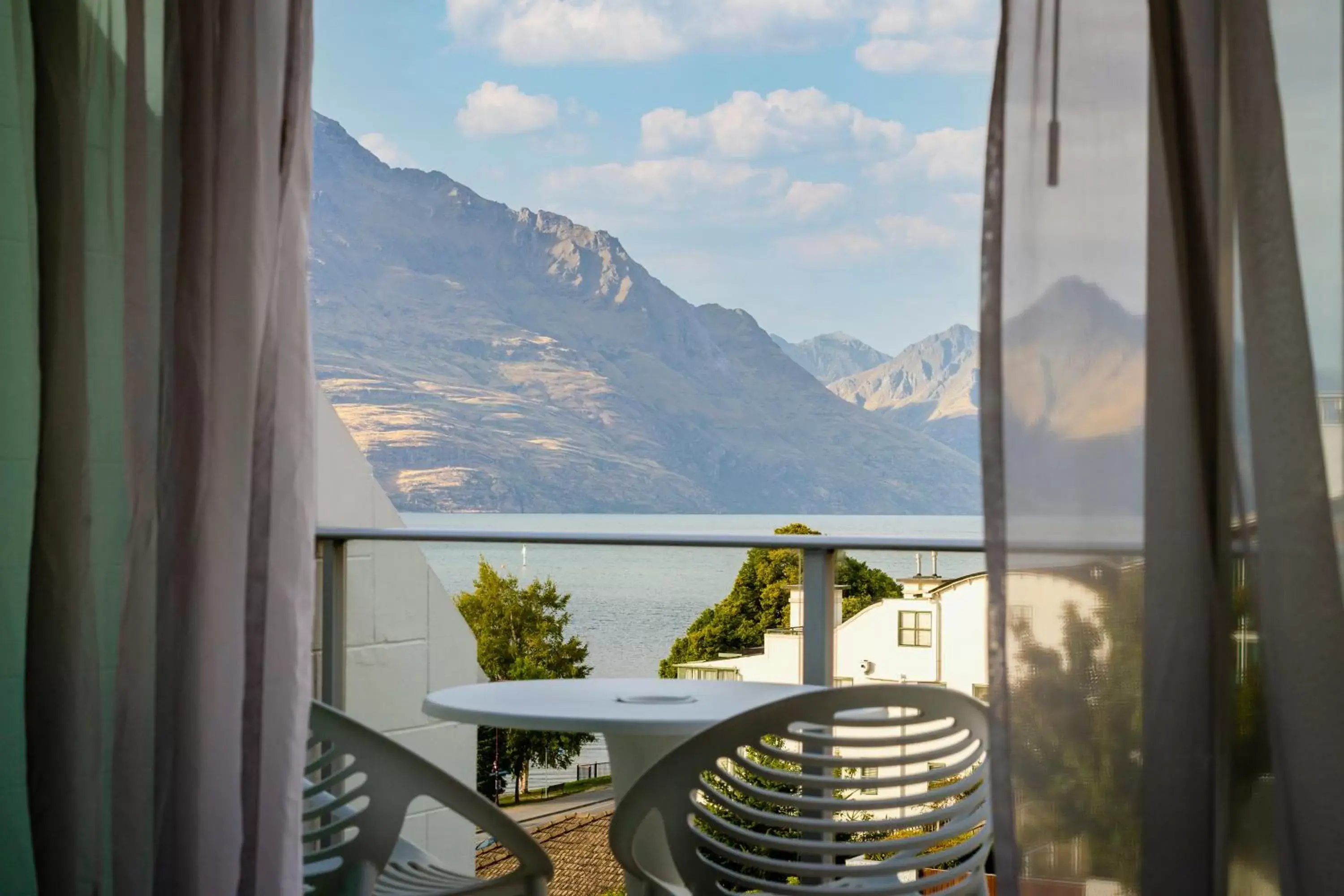 Balcony/Terrace, Mountain View in Crowne Plaza Queenstown, an IHG Hotel