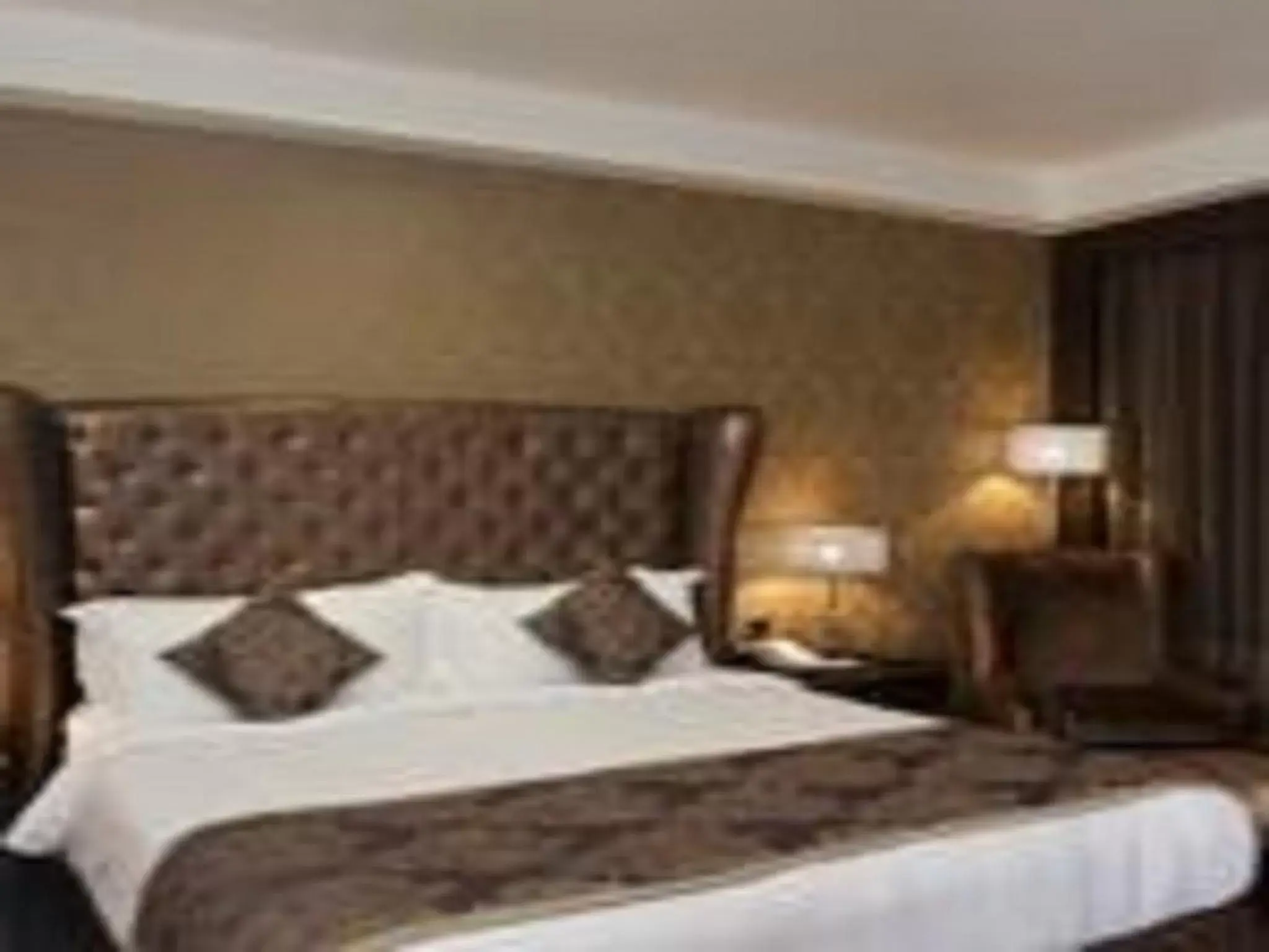 Bedroom, Bed in Radisson Blu Hotel New Delhi Paschim Vihar