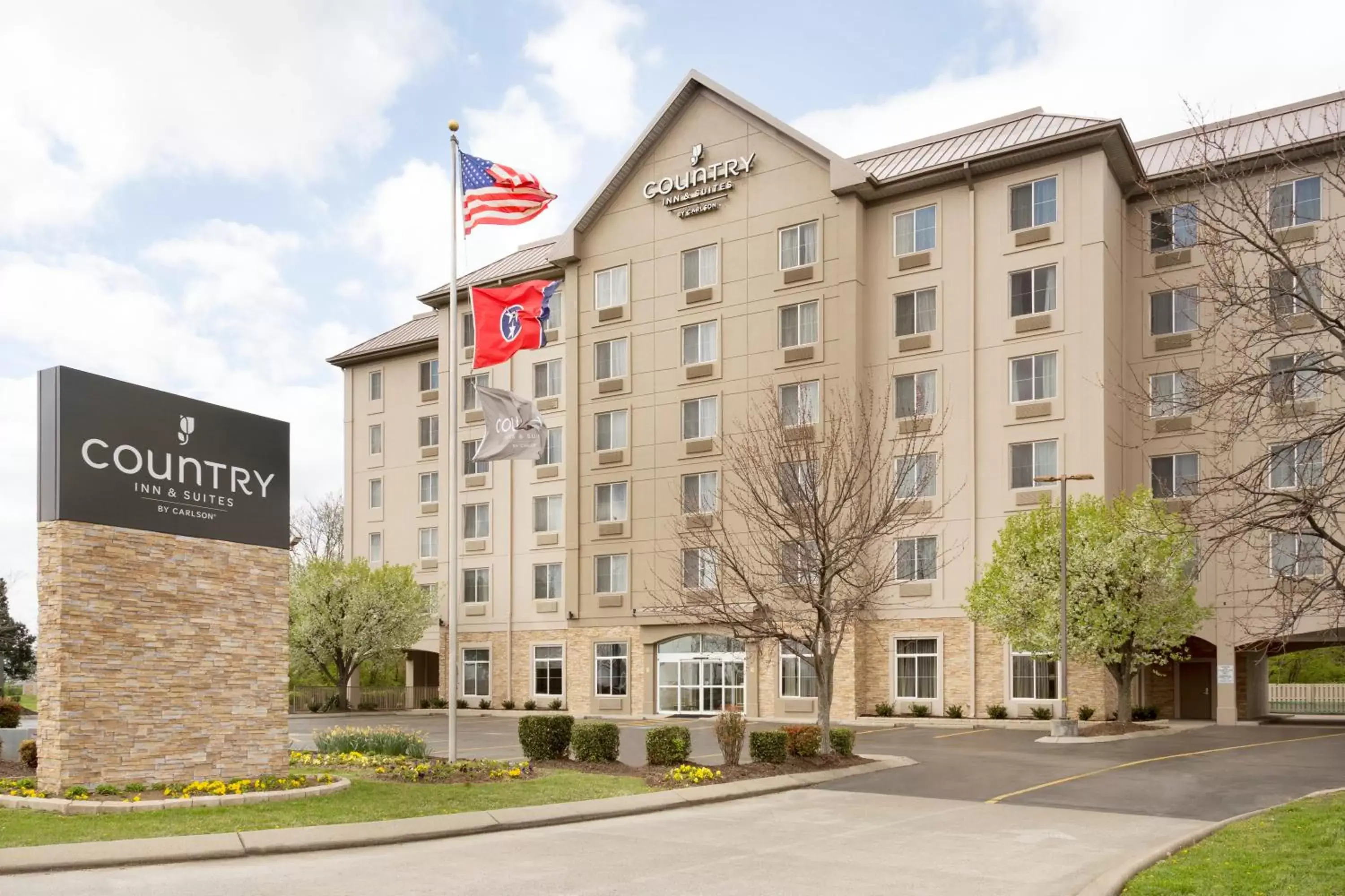 Property building in Country Inn & Suites by Radisson Nashville Airport TN Property building in Country Inn & Suites by Radisson Nashville Airport TN