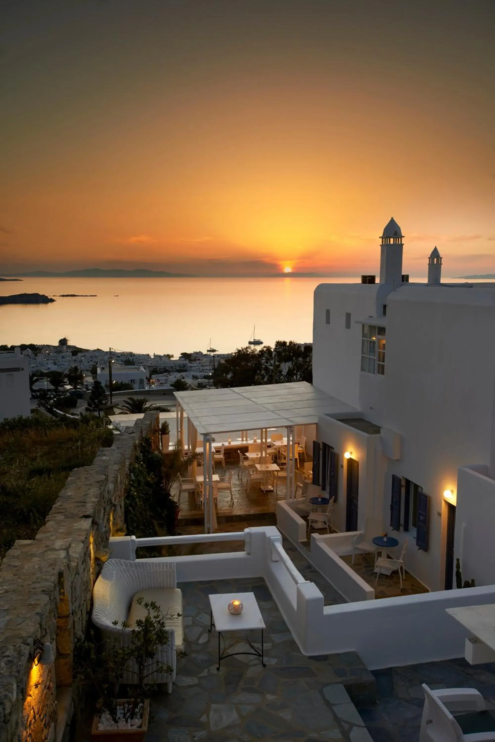 Facade/entrance, Sunrise/Sunset in Damianos Mykonos Hotel