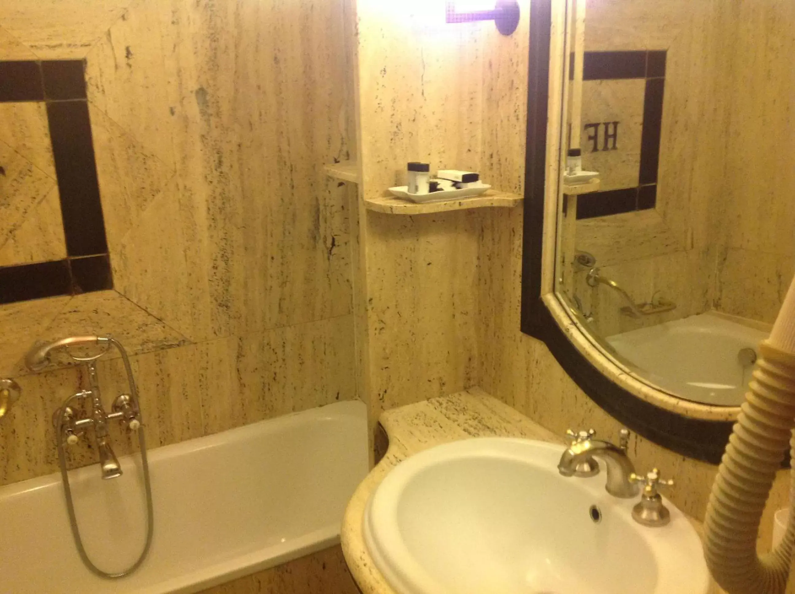 Bathroom in Hotel Fontana