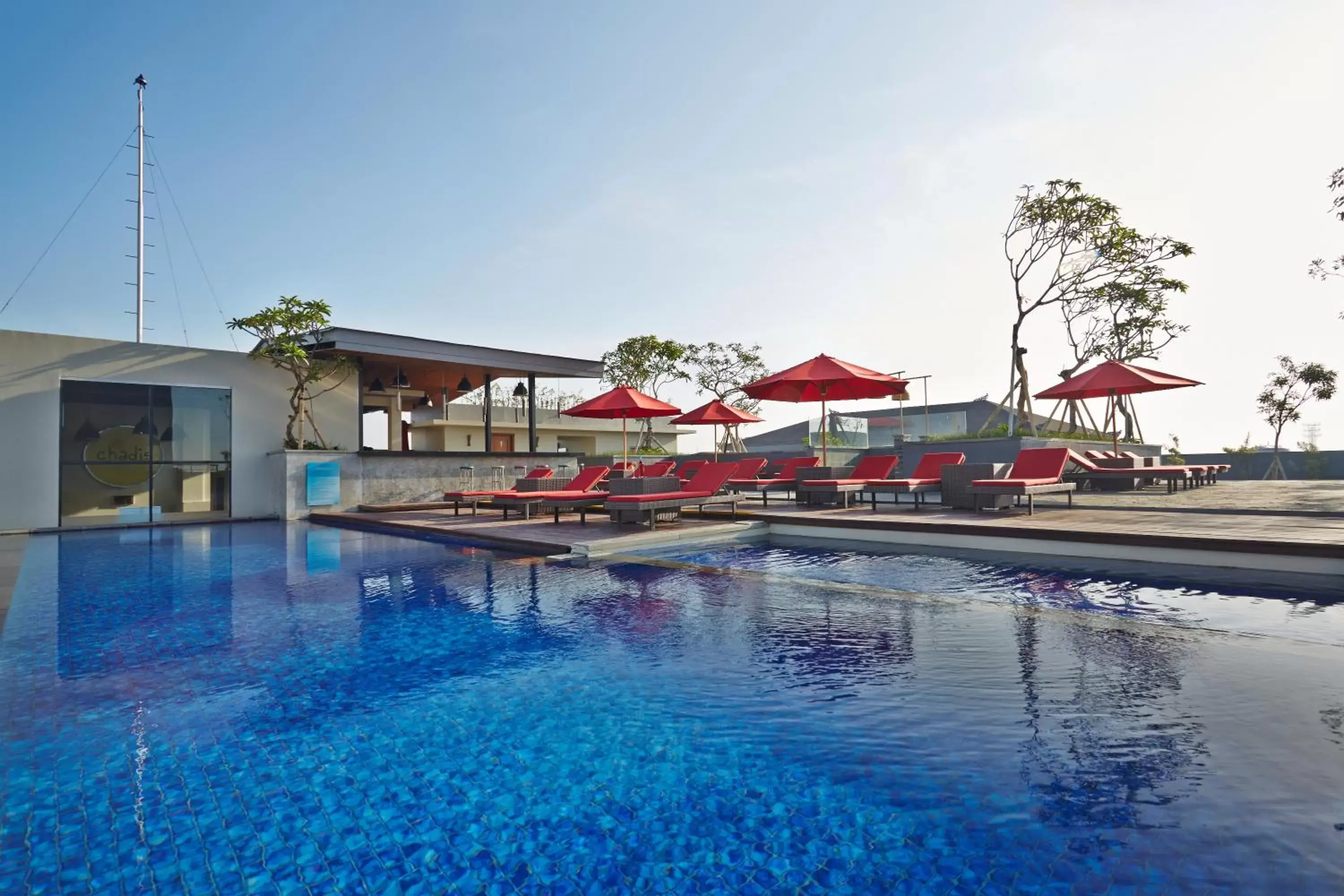 Lounge or bar, Swimming Pool in Swiss-Belinn Legian