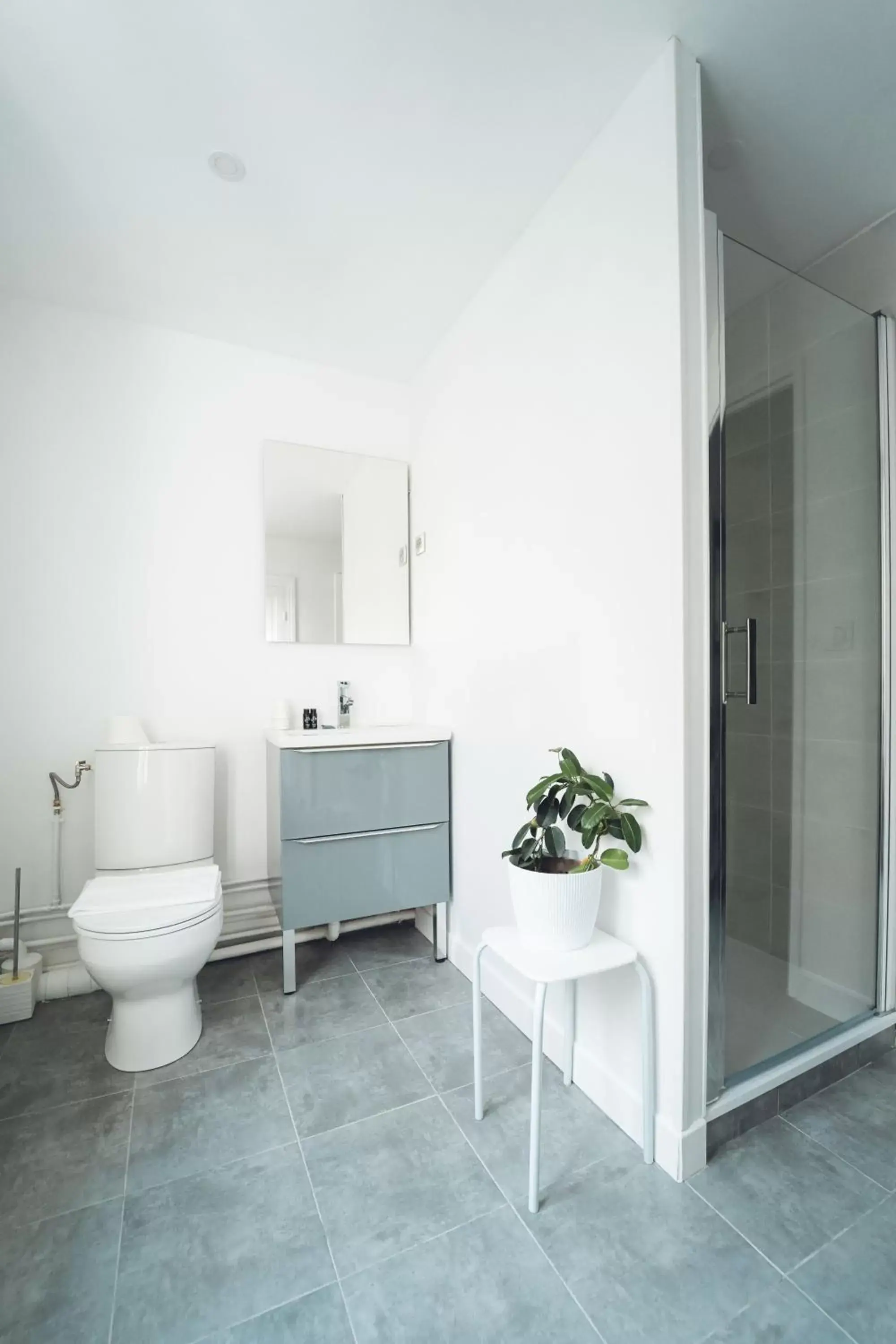 Bathroom in Logis Hôtel Restaurant Vuillot