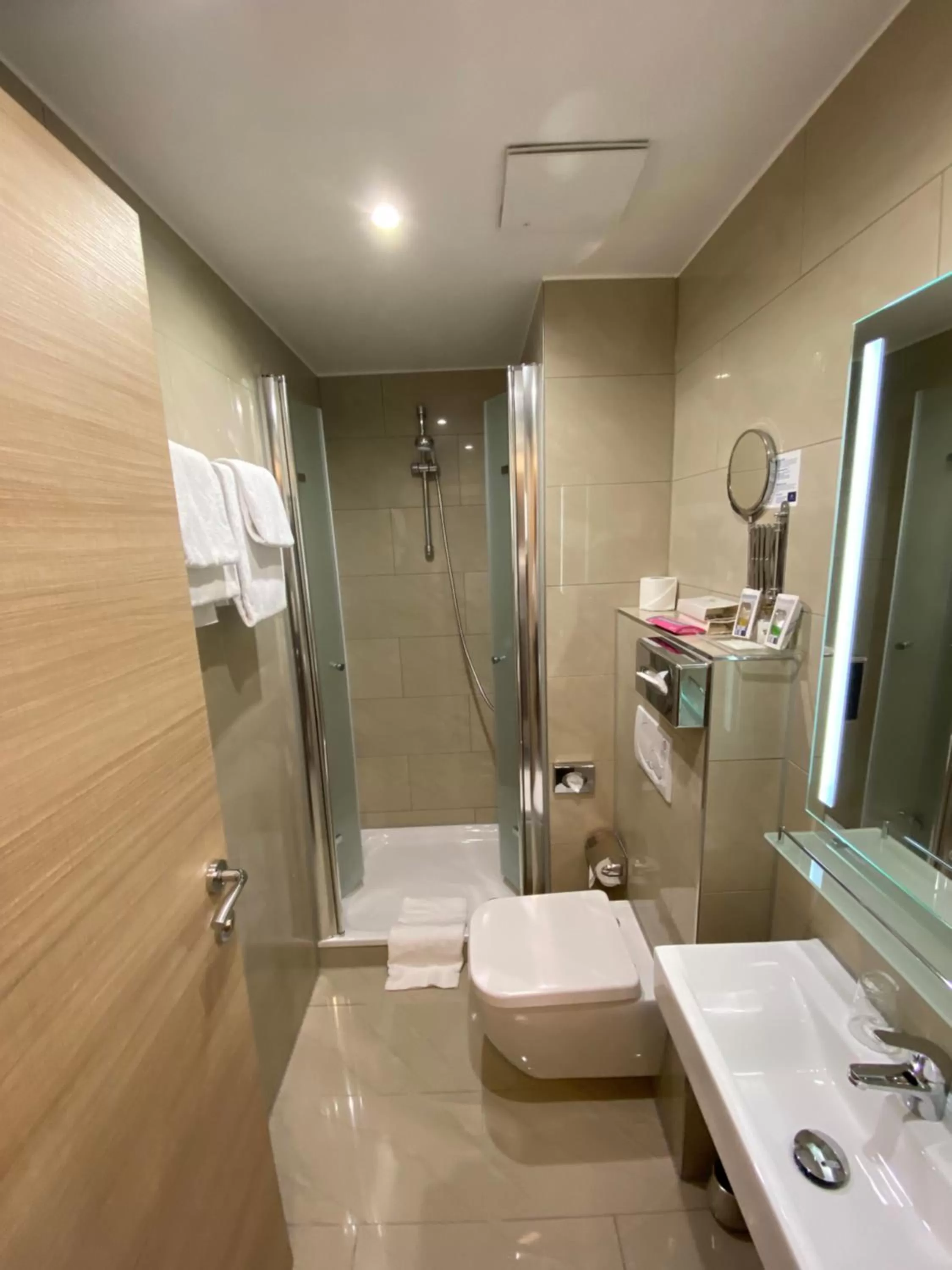 Bathroom in Atlas Posthotel