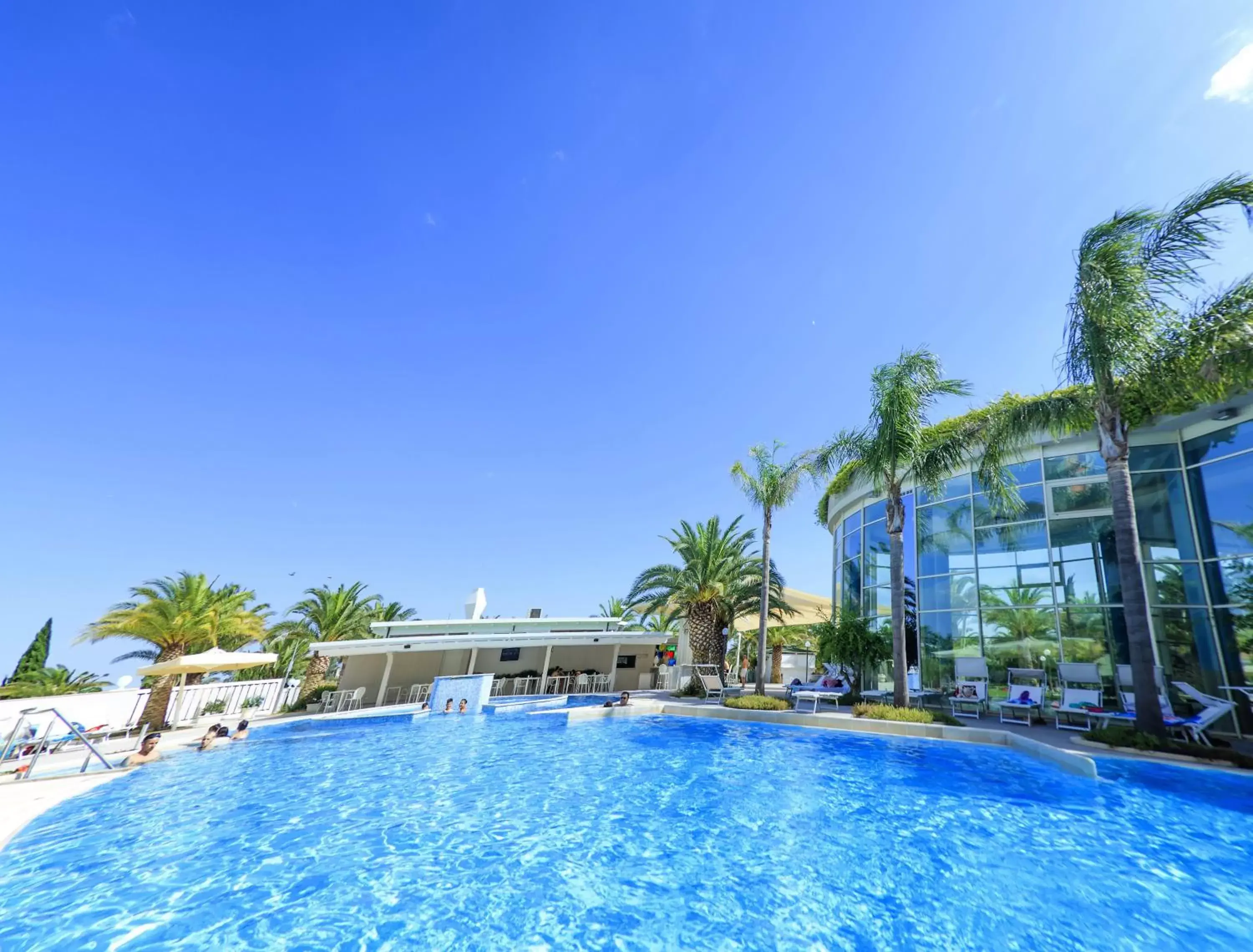 Swimming Pool in UNAHOTELS MH Matera