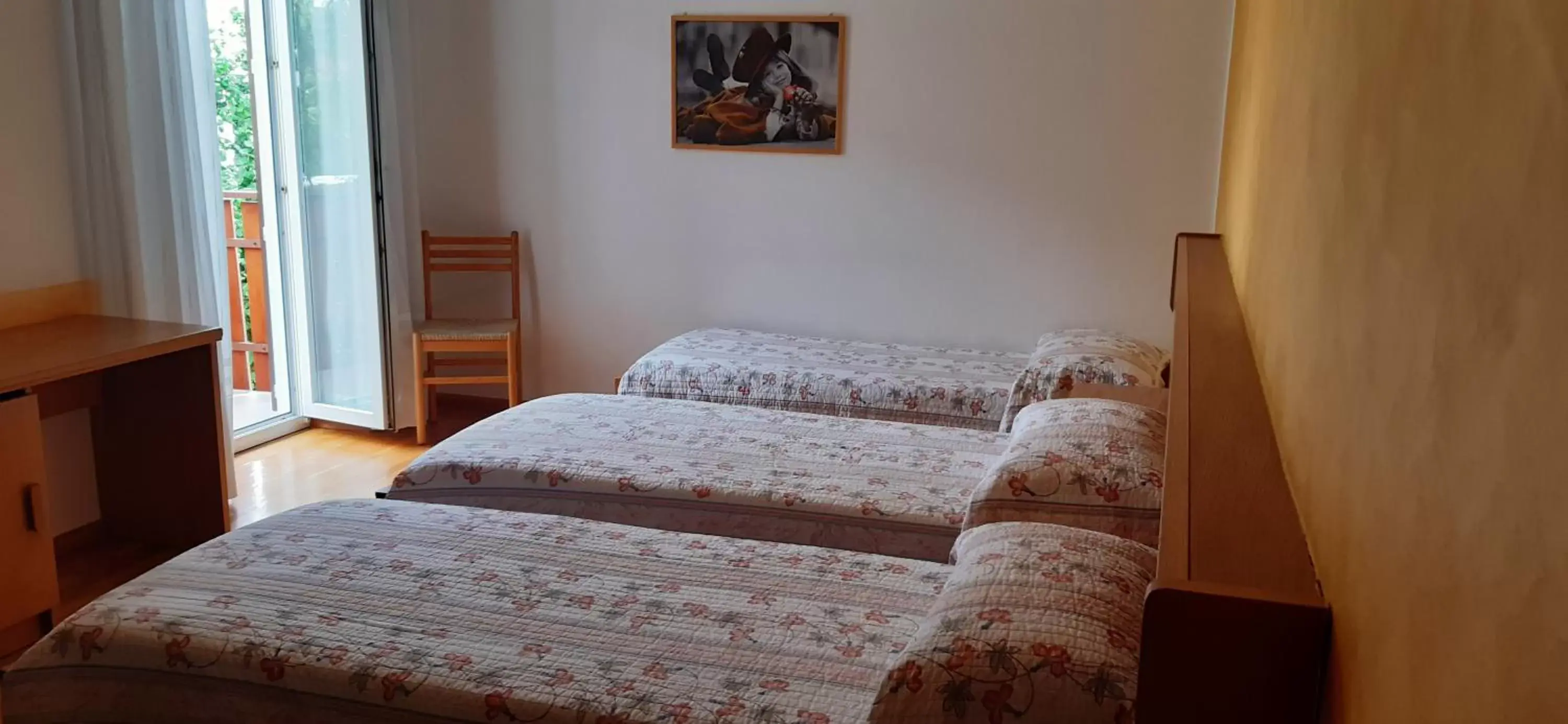 Photo of the whole room, Bed in Garni Castel Ferari