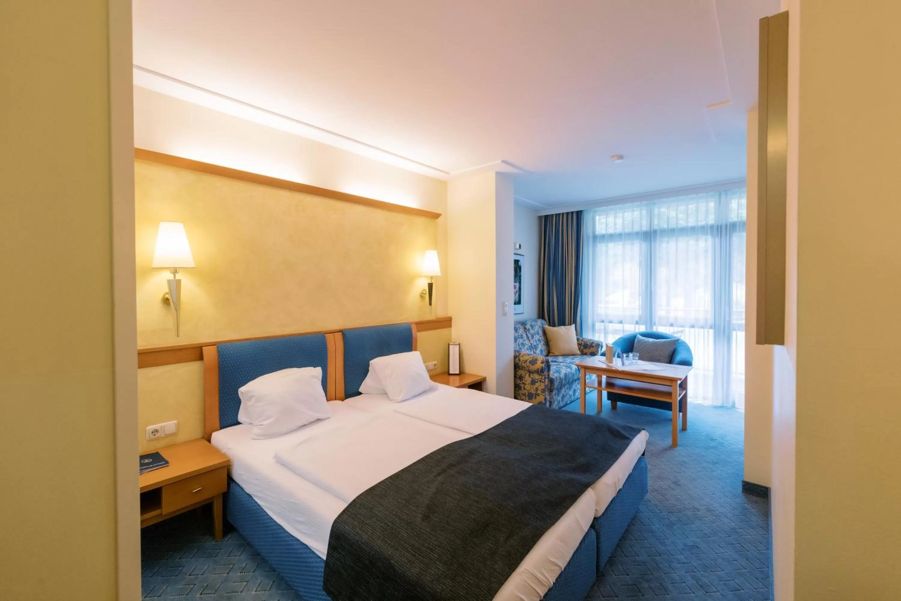 Living room, Bed in Hotel Locker & Legere