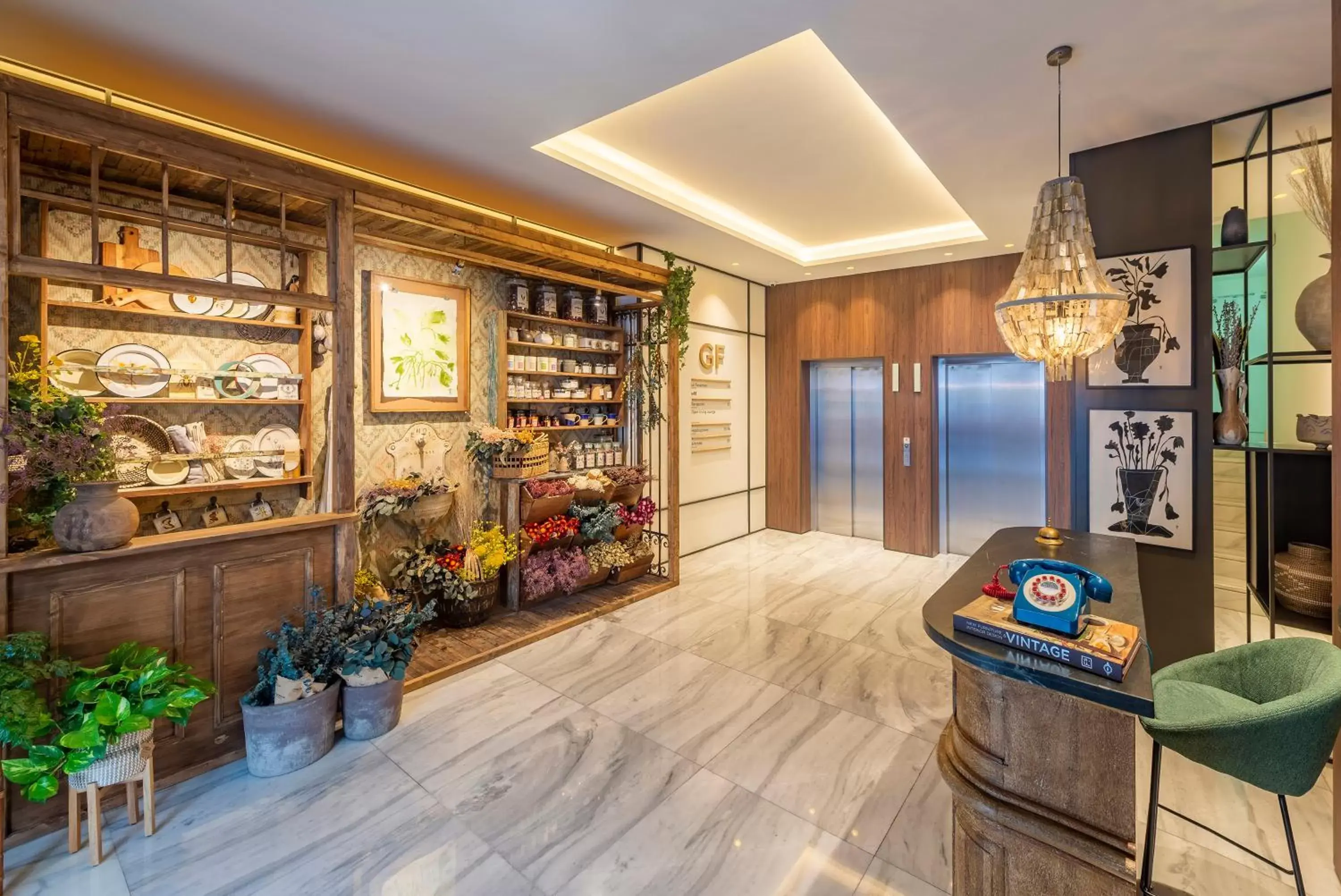 Facade/entrance in INNSIDE by Meliá Madrid Gran Vía Facade/entrance in INNSIDE by Meliá Madrid Gran Vía