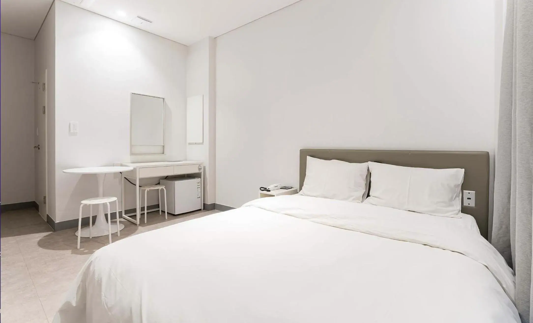 Bed in H Avenue Hotel Idae Sinchon