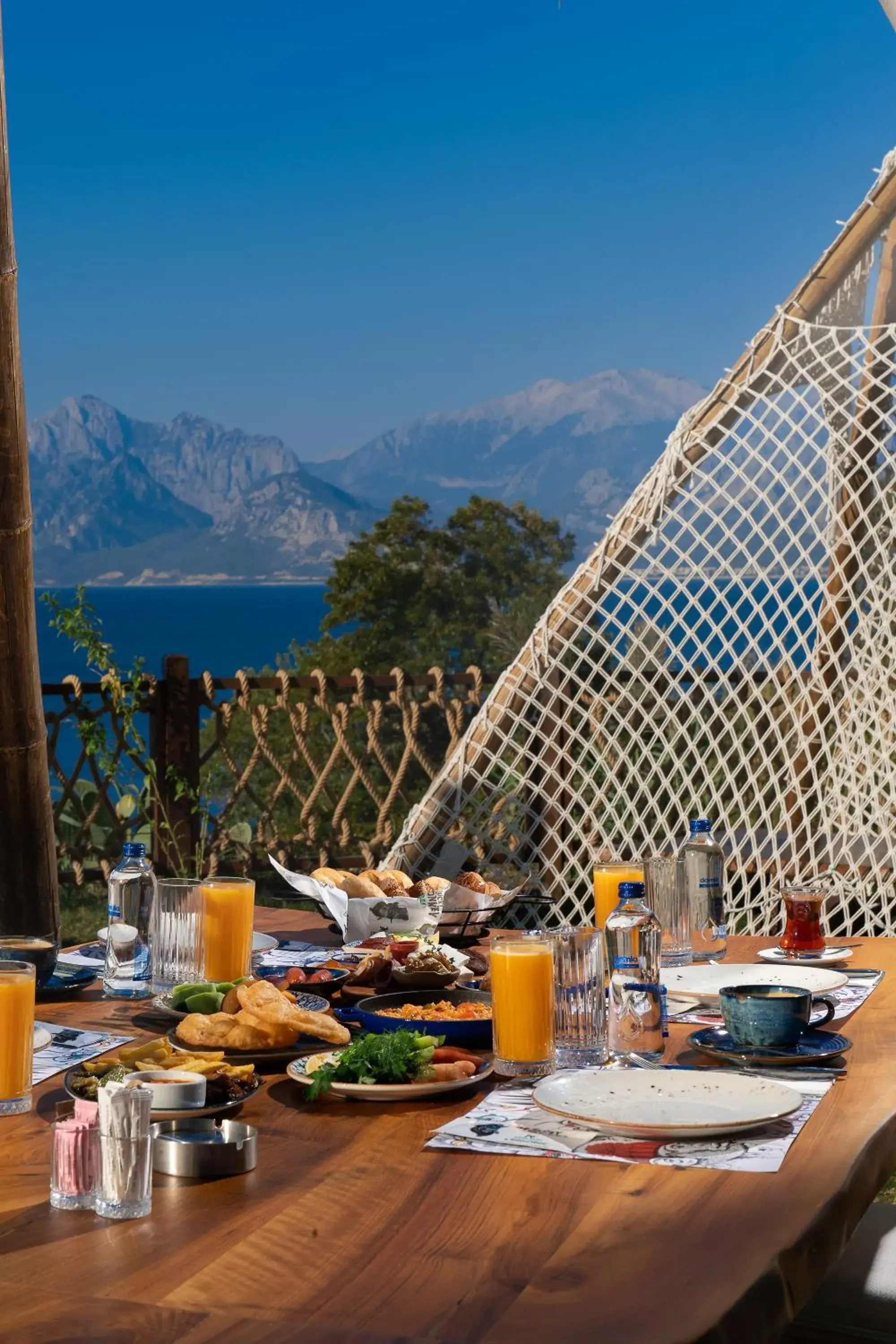 Restaurant/places to eat in Lucky Monkey Hotel Restaurant/places to eat in Lucky Monkey Hotel