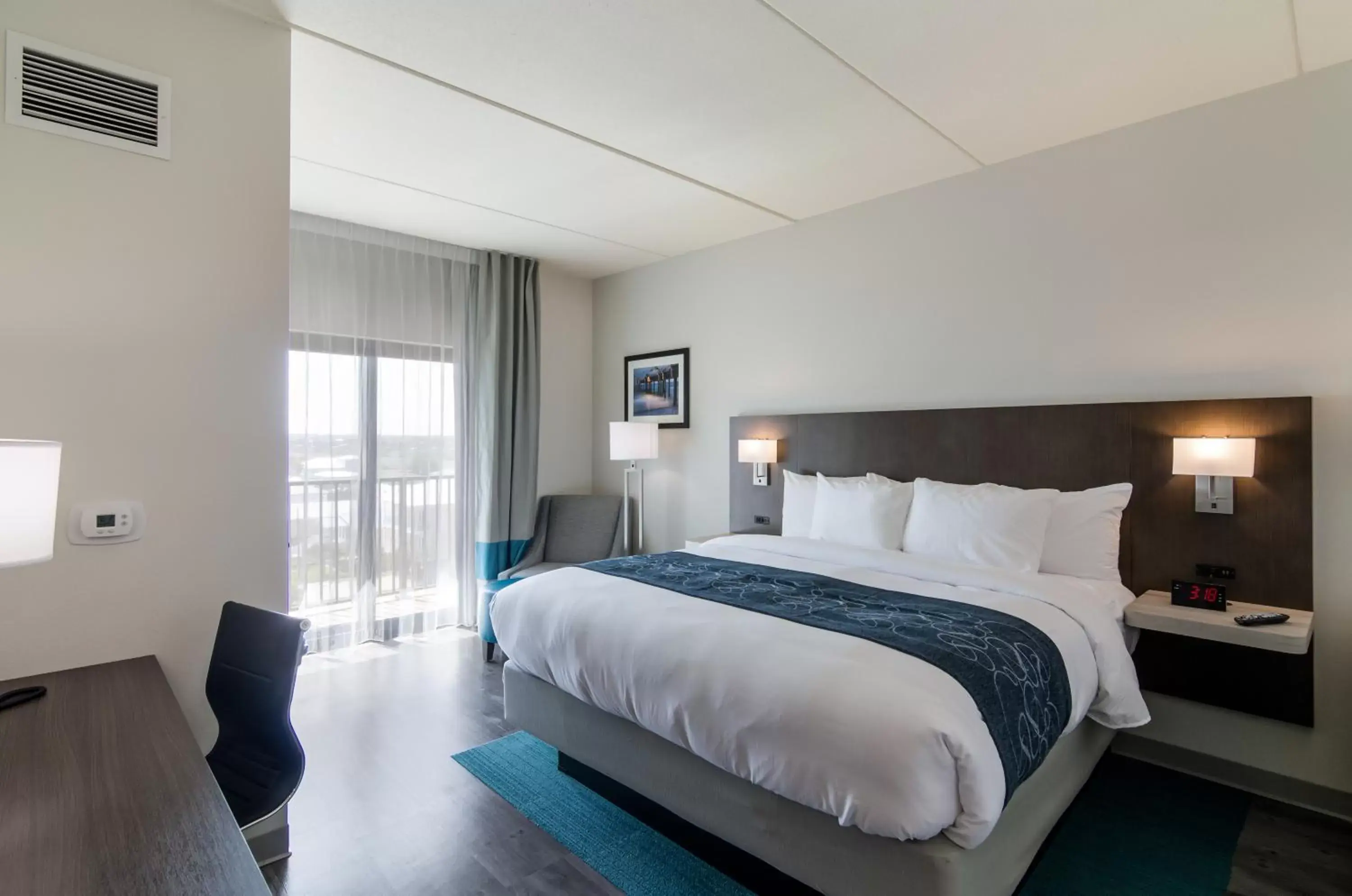 King Room - Accessible/Non-Smoking in Comfort Inn & Suites Gulf Shores East Beach near Gulf State Park King Room - Accessible/Non-Smoking in Comfort Inn & Suites Gulf Shores East Beach near Gulf State Park