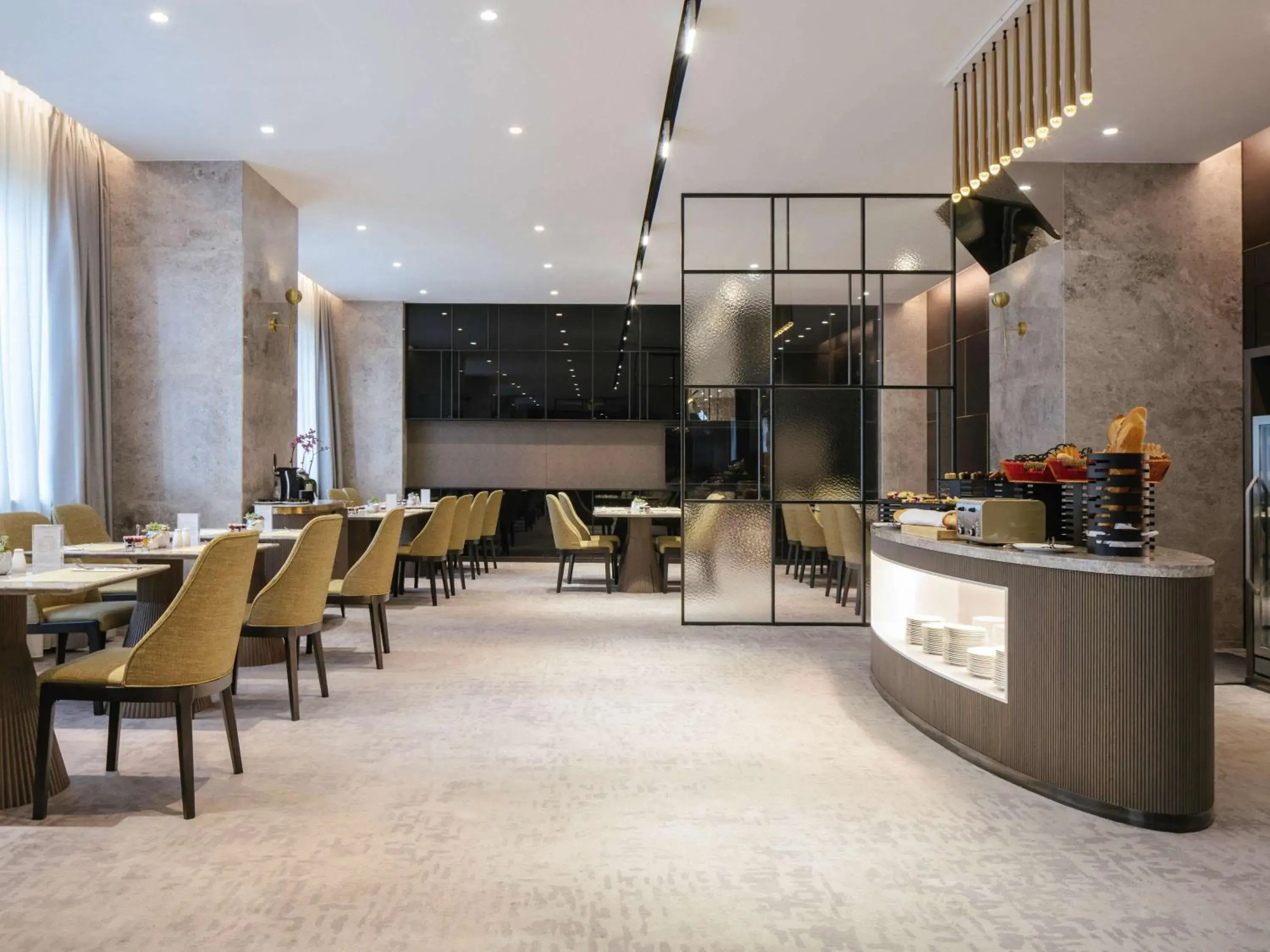 Property building, Restaurant/Places to Eat in Grand Mercure Hongqiao Shanghai