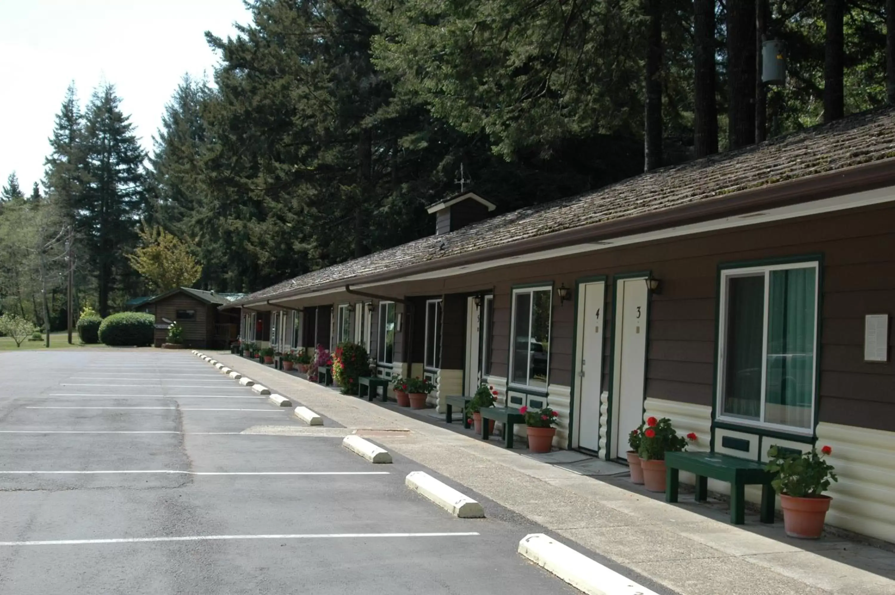 Property Building in Park Motel and Cabins